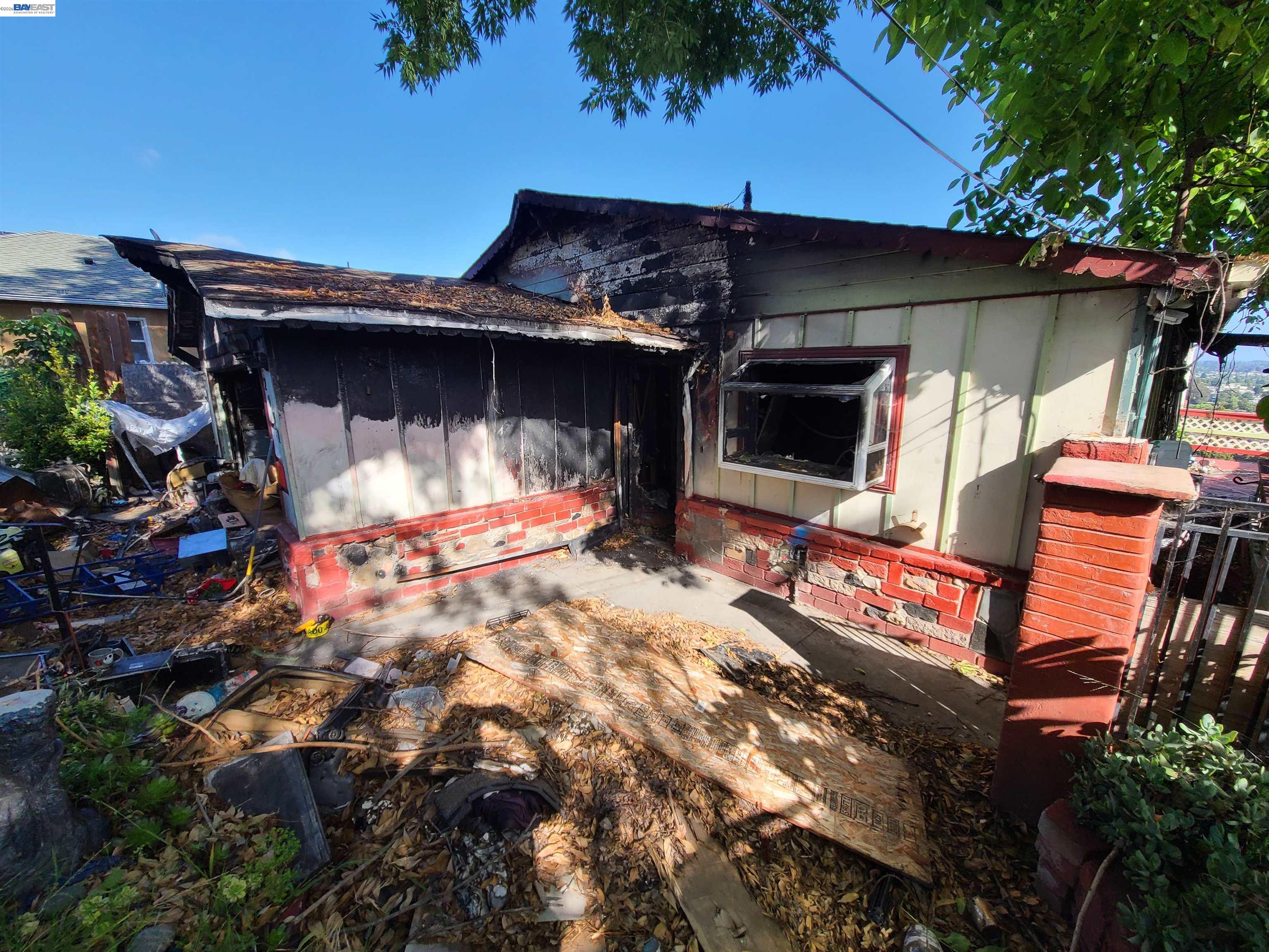 2091 Altamont Rd