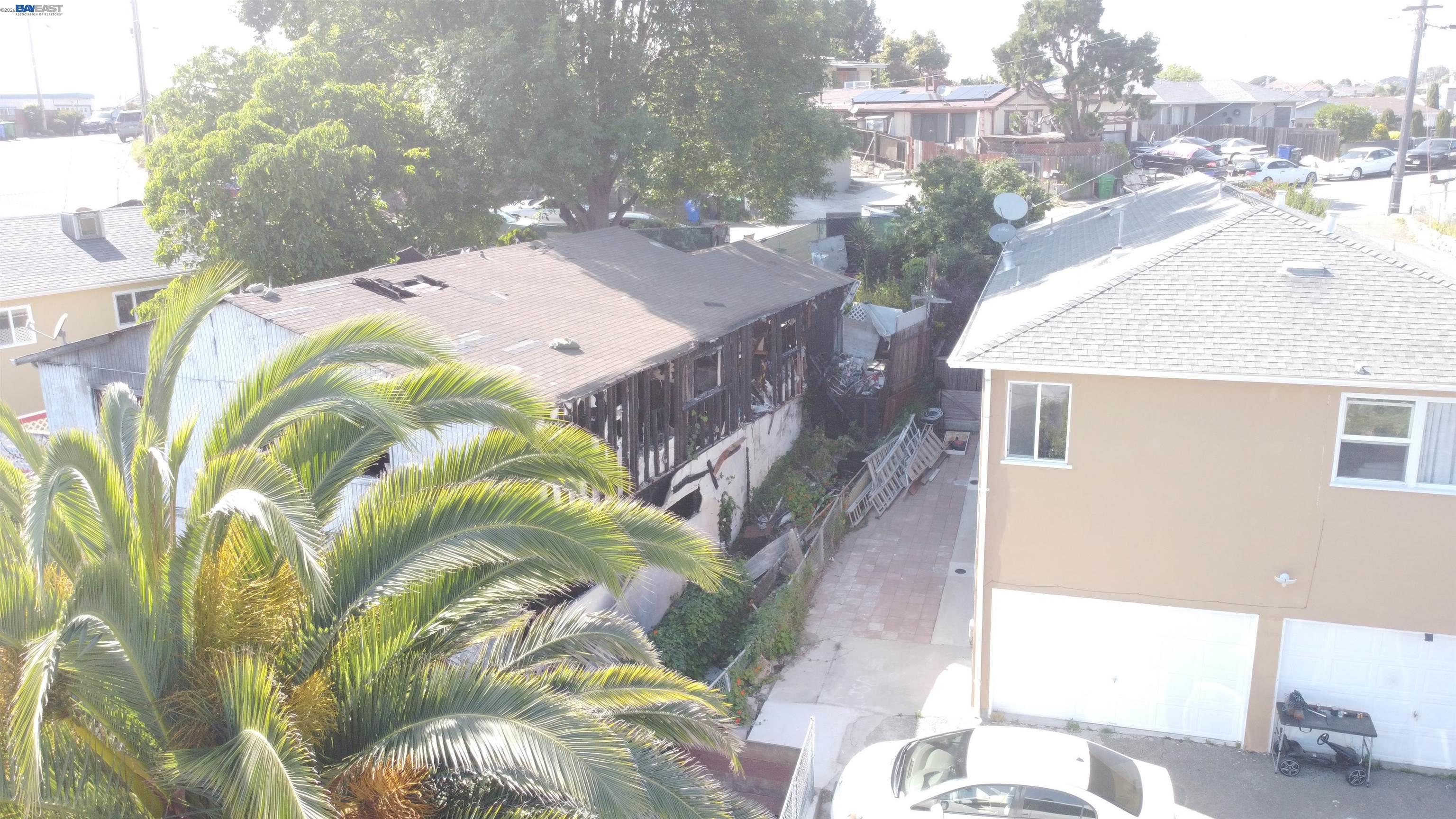 2091 Altamont Rd