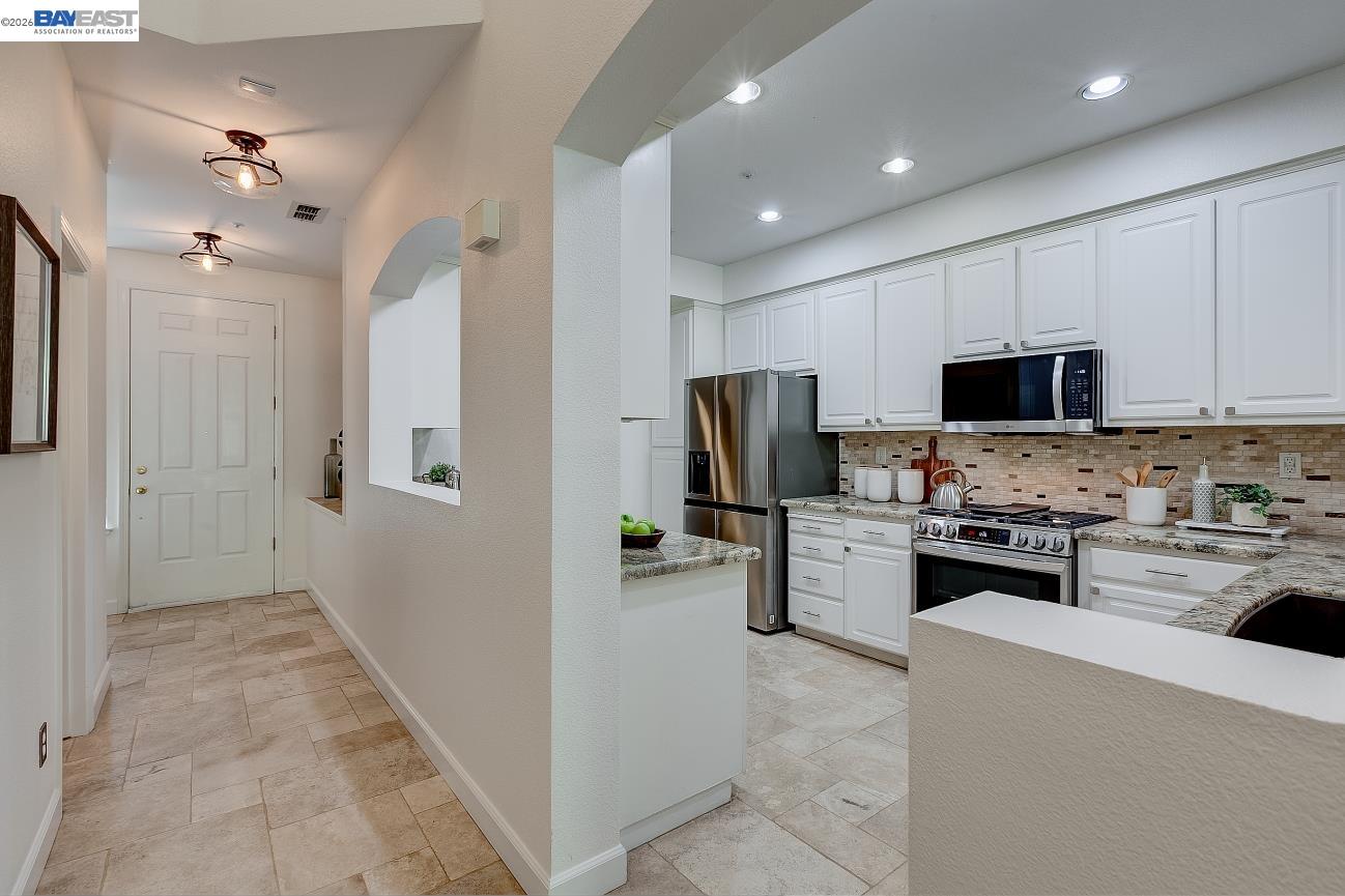 23158 Canyon Terrace Dr