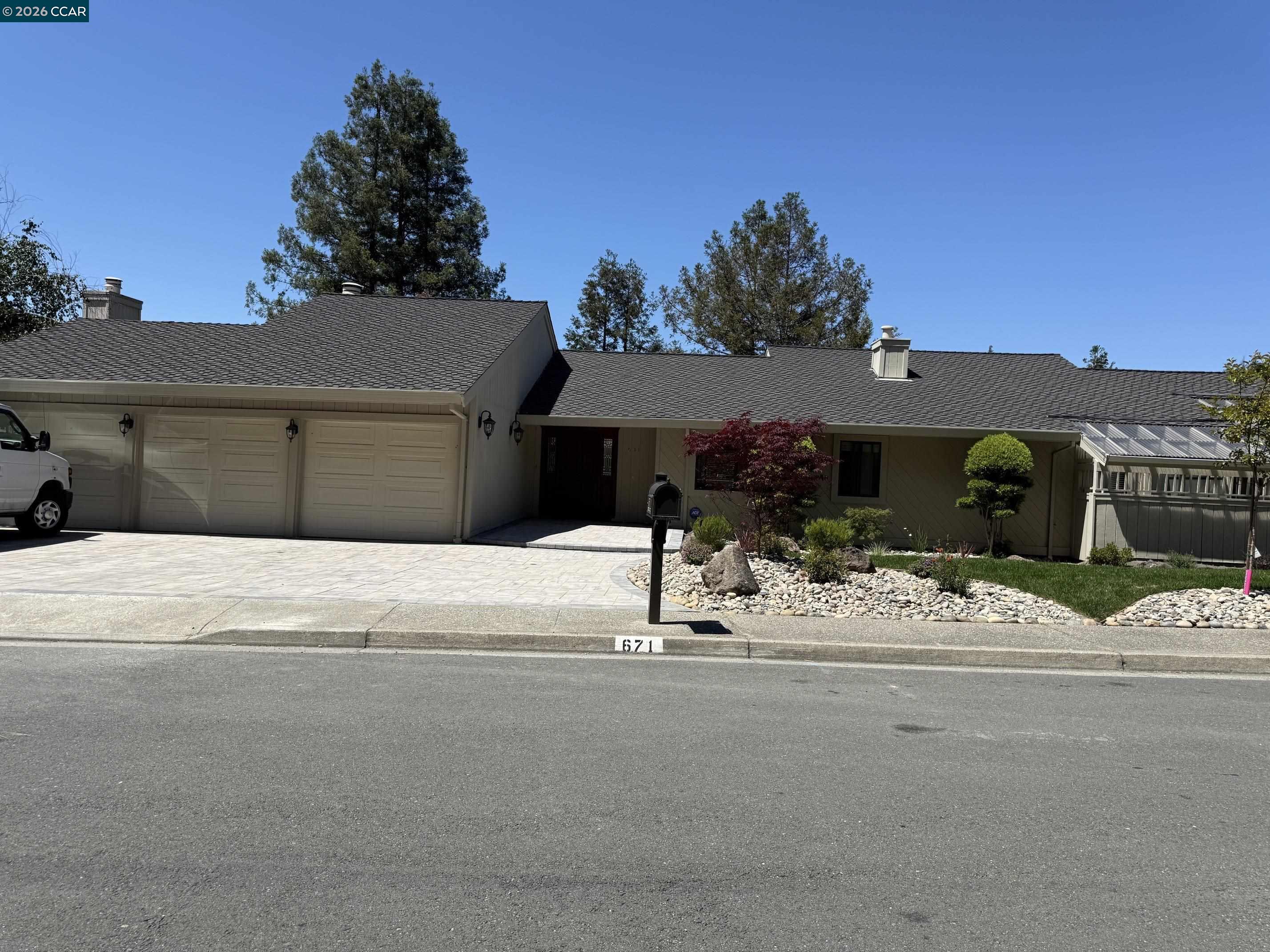 671 Ironbark Cir