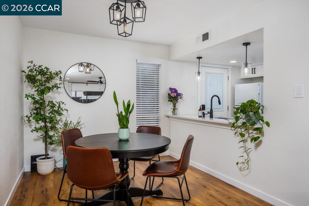 5509 Roundtree Dr Unit: E