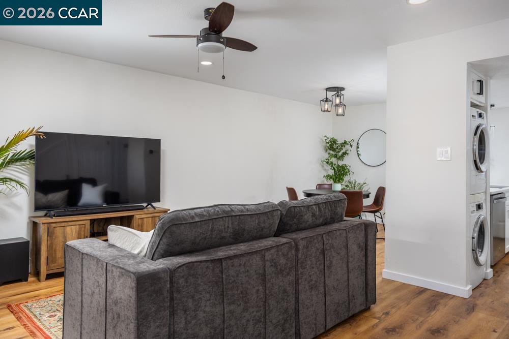 5509 Roundtree Dr Unit: E