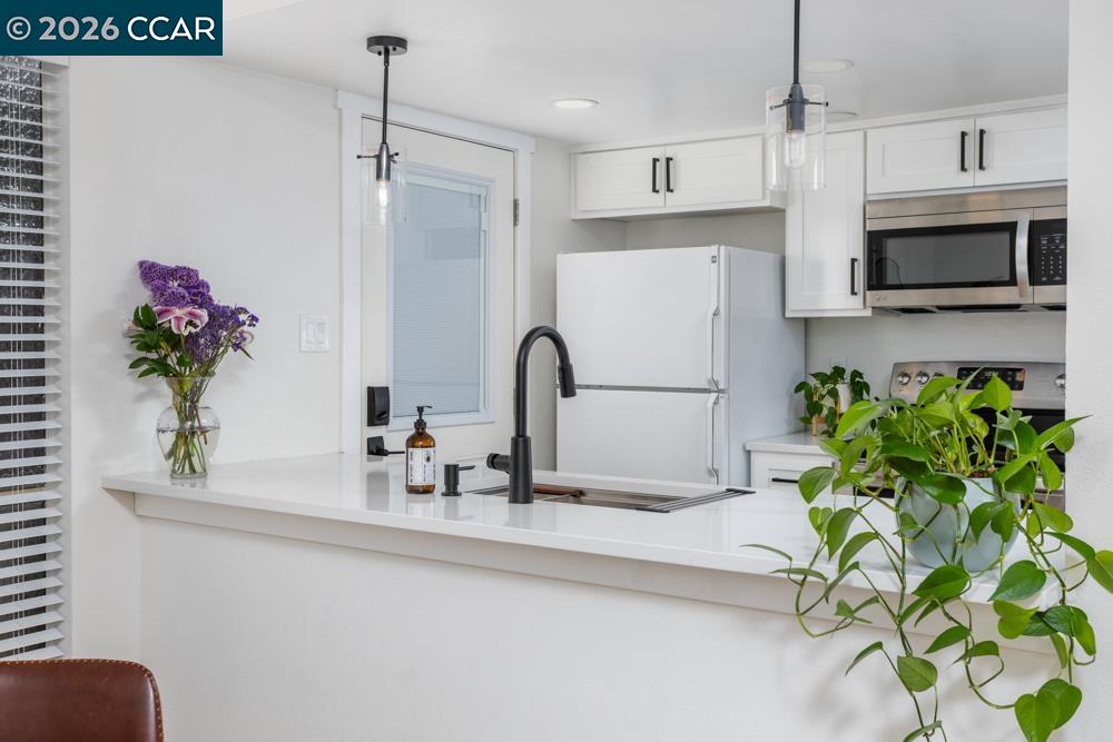 5509 Roundtree Dr Unit: E