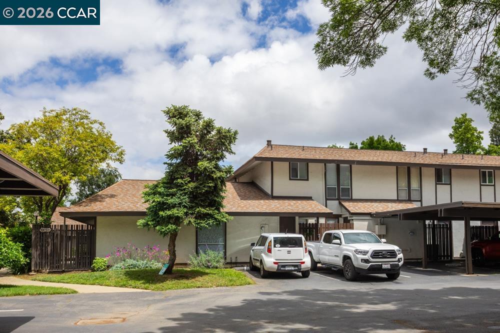 5509 Roundtree Dr Unit: E