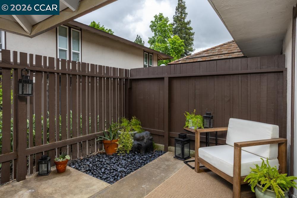 5509 Roundtree Dr Unit: E