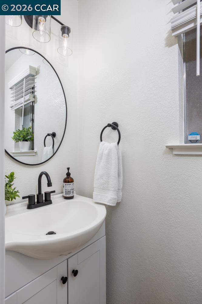 5509 Roundtree Dr Unit: E