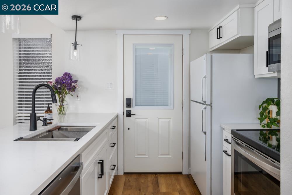 5509 Roundtree Dr Unit: E
