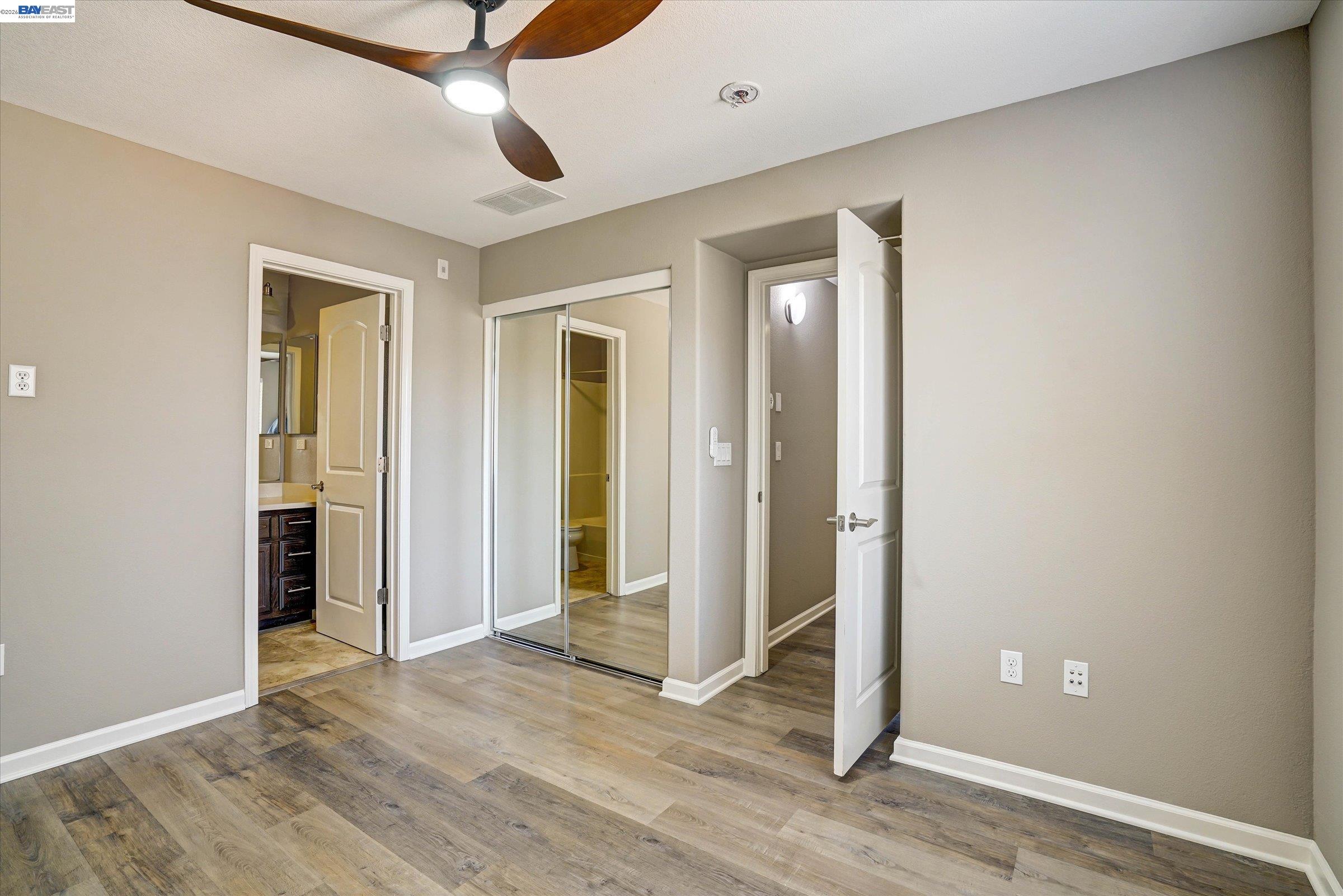 25 Heligan Ln