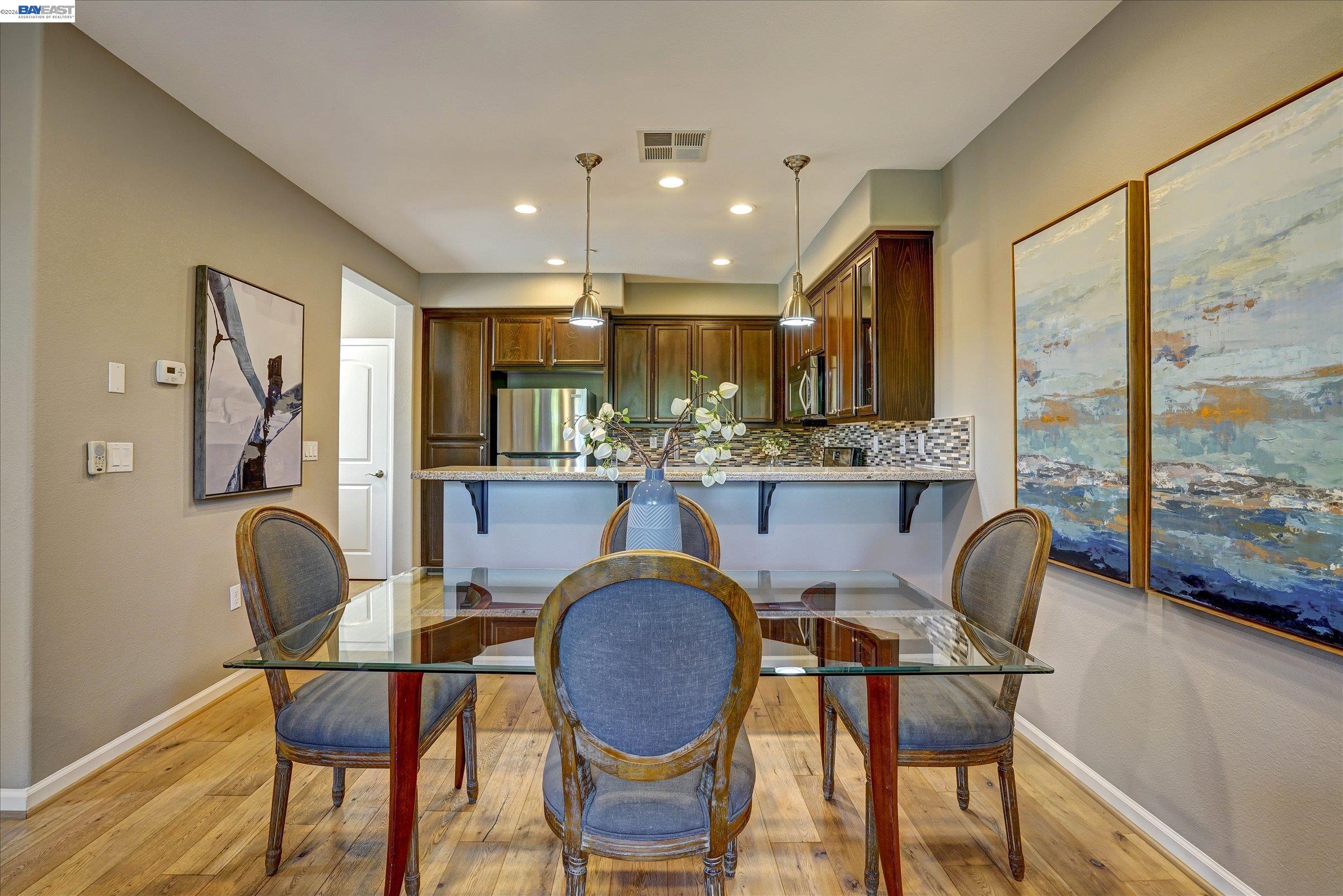 25 Heligan Ln