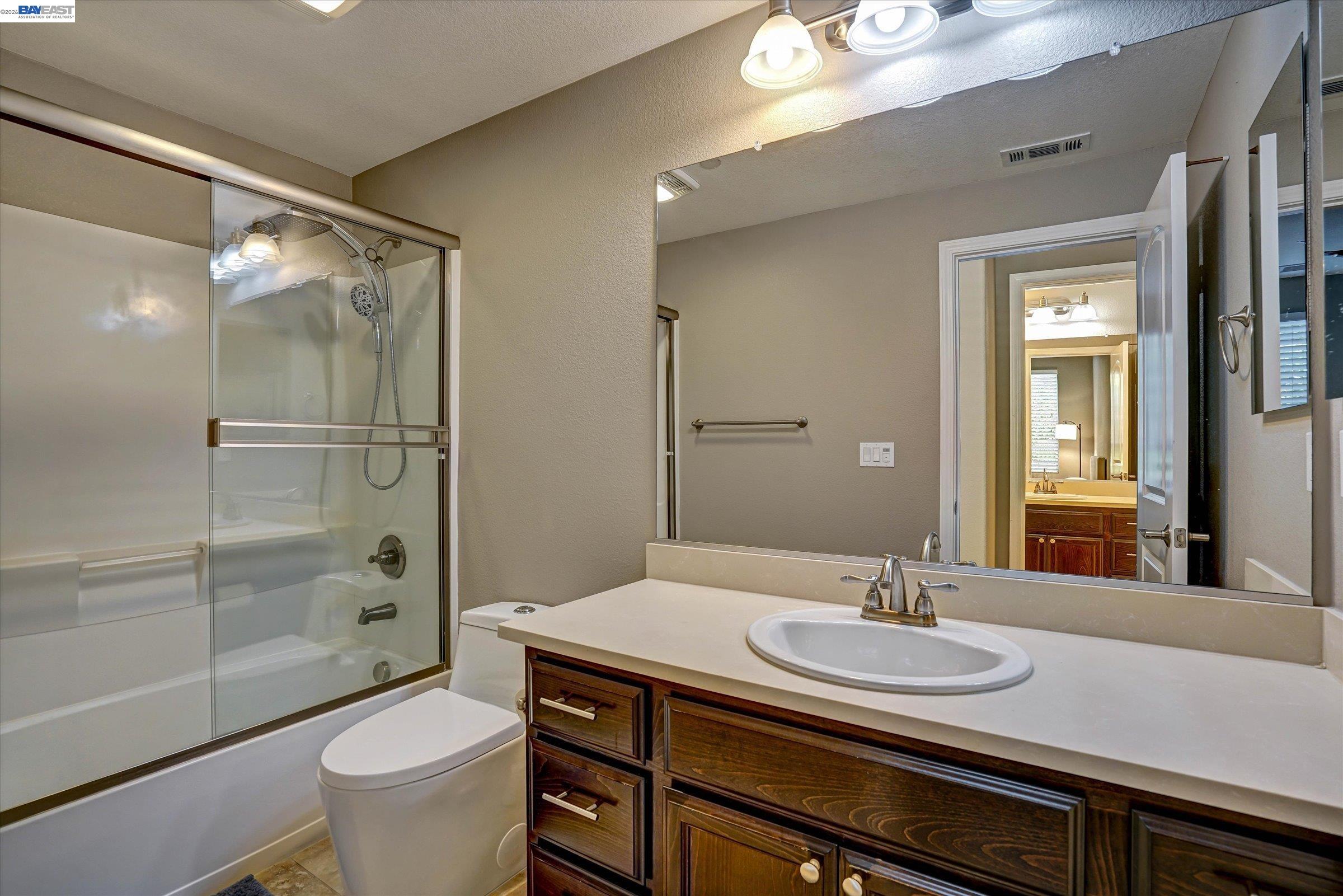 25 Heligan Ln