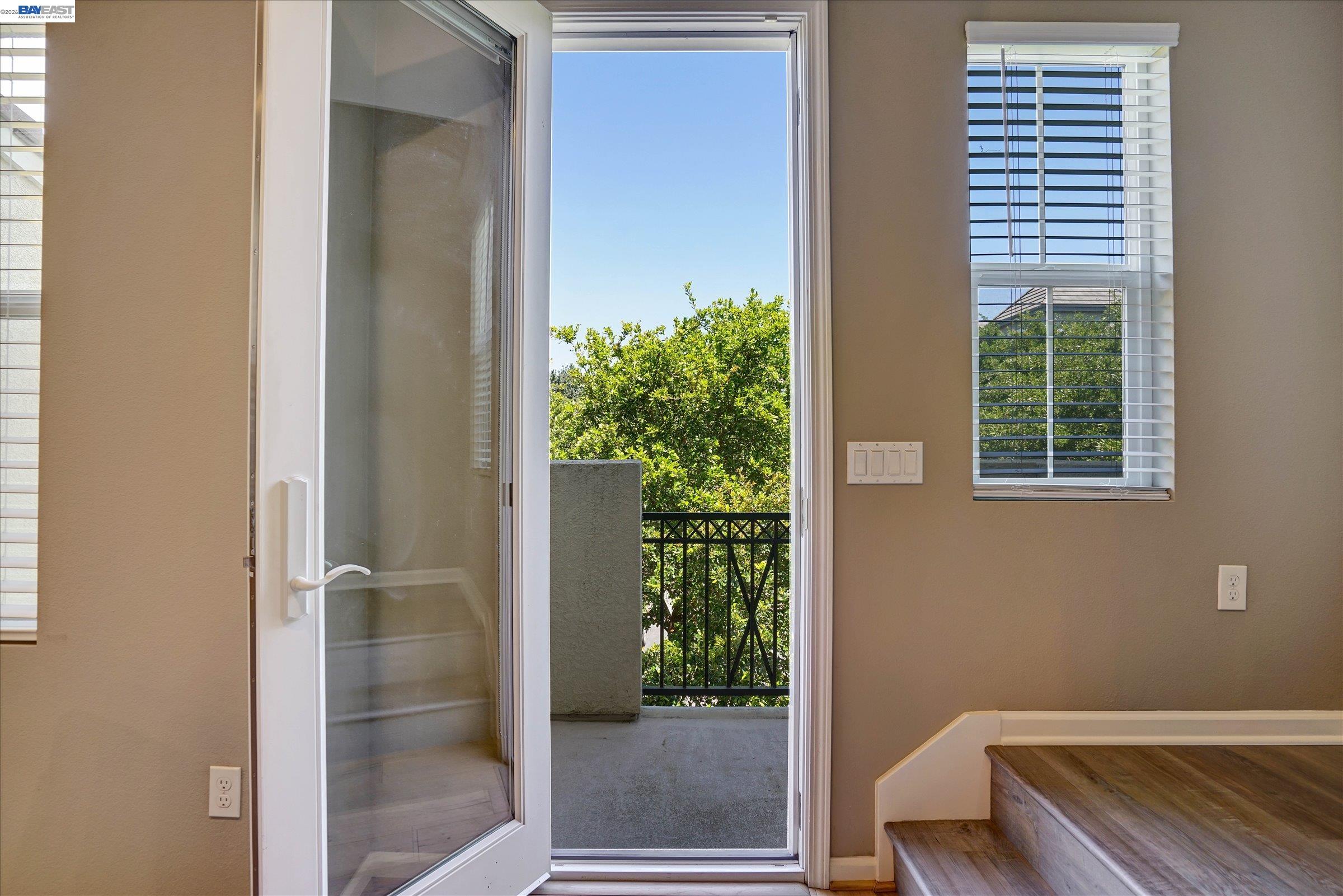 25 Heligan Ln