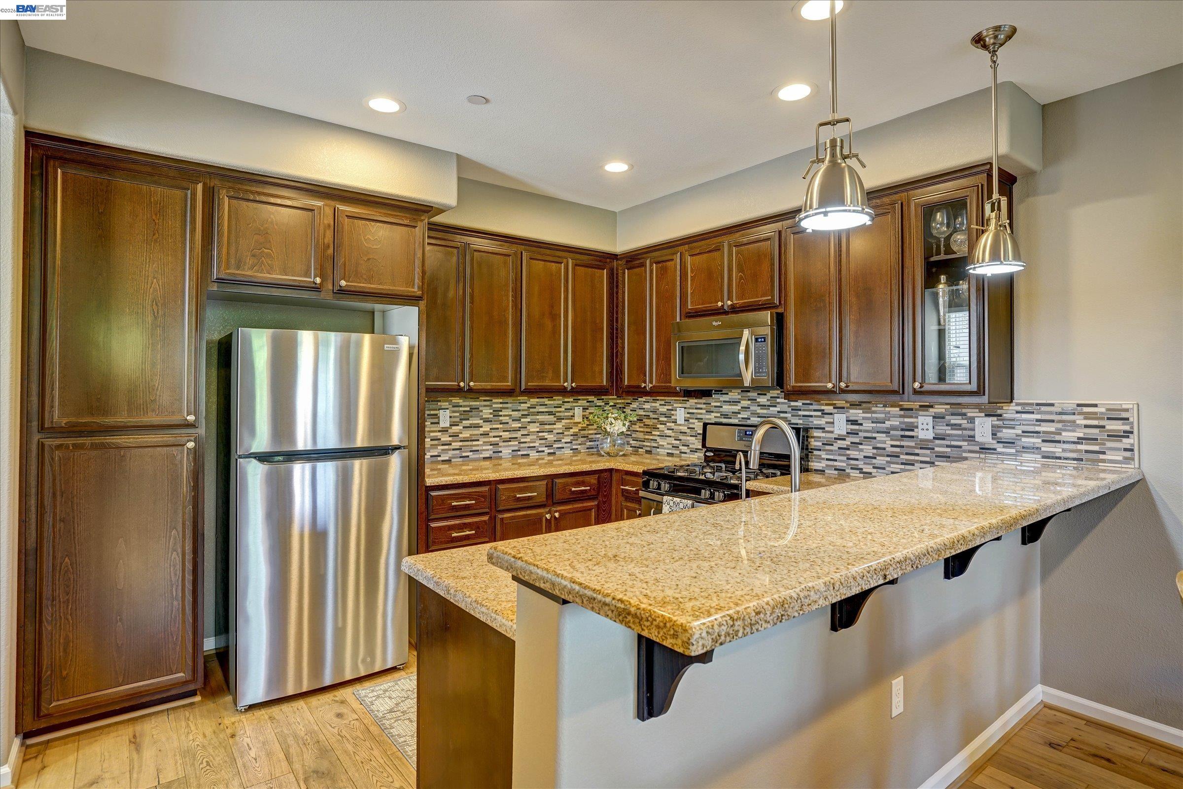 25 Heligan Ln