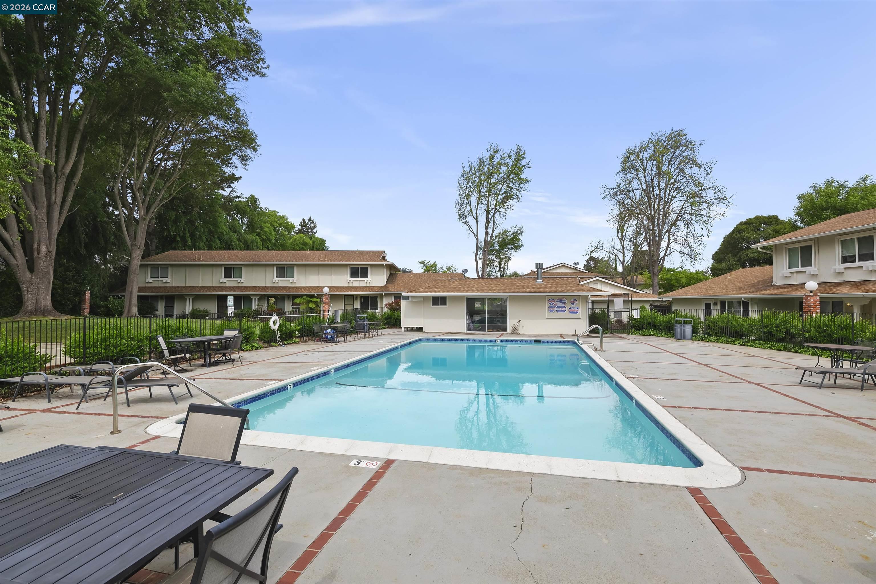 560 La Copita Ct