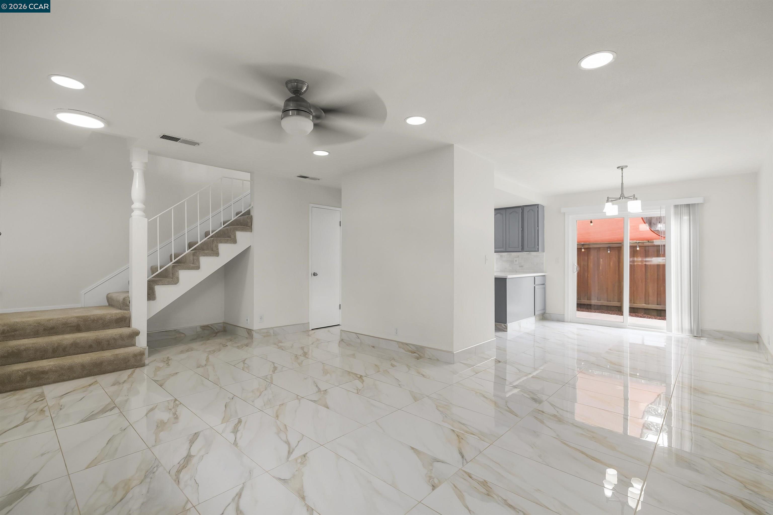 560 La Copita Ct