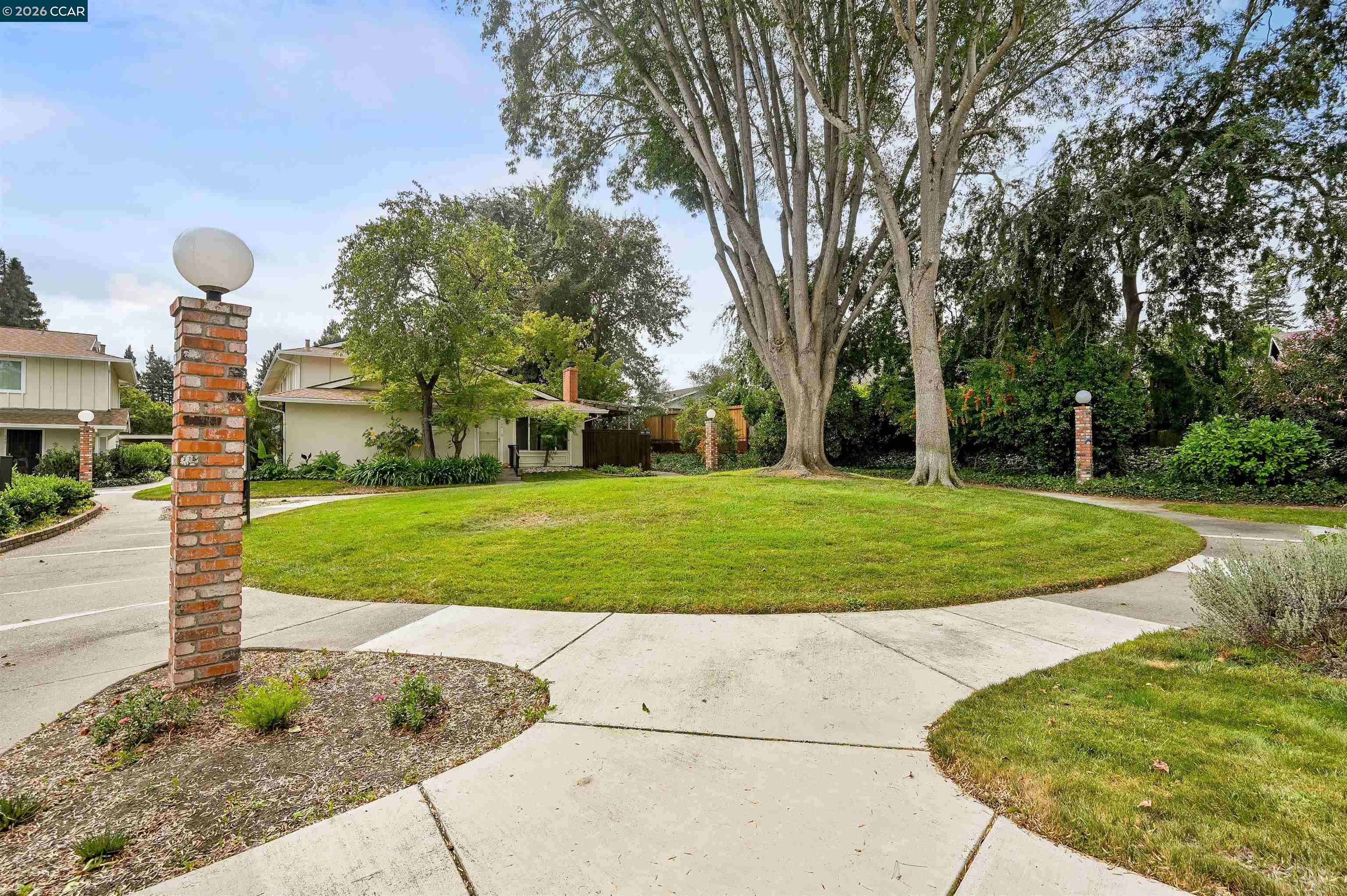 560 La Copita Ct