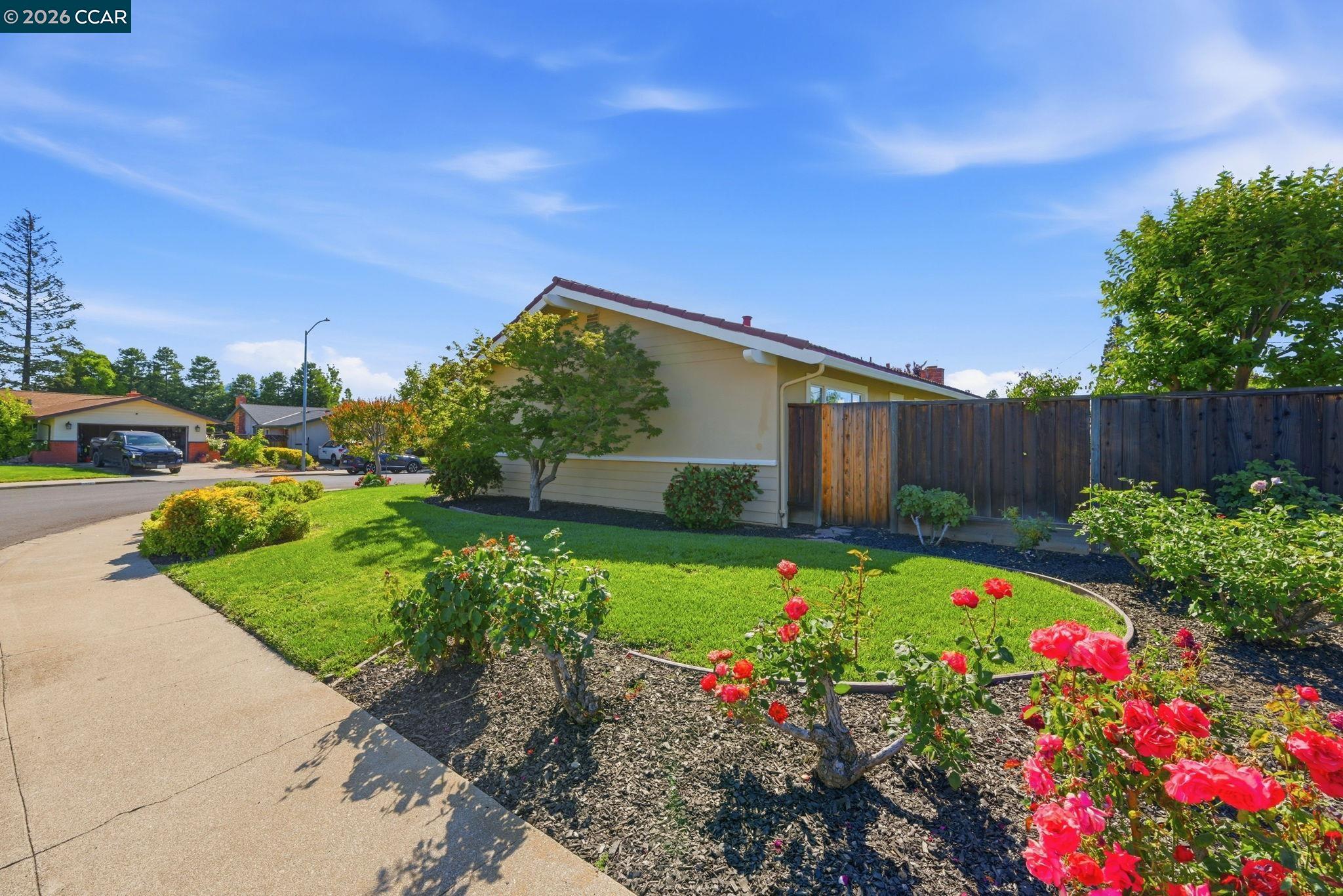1525 American Beauty Dr