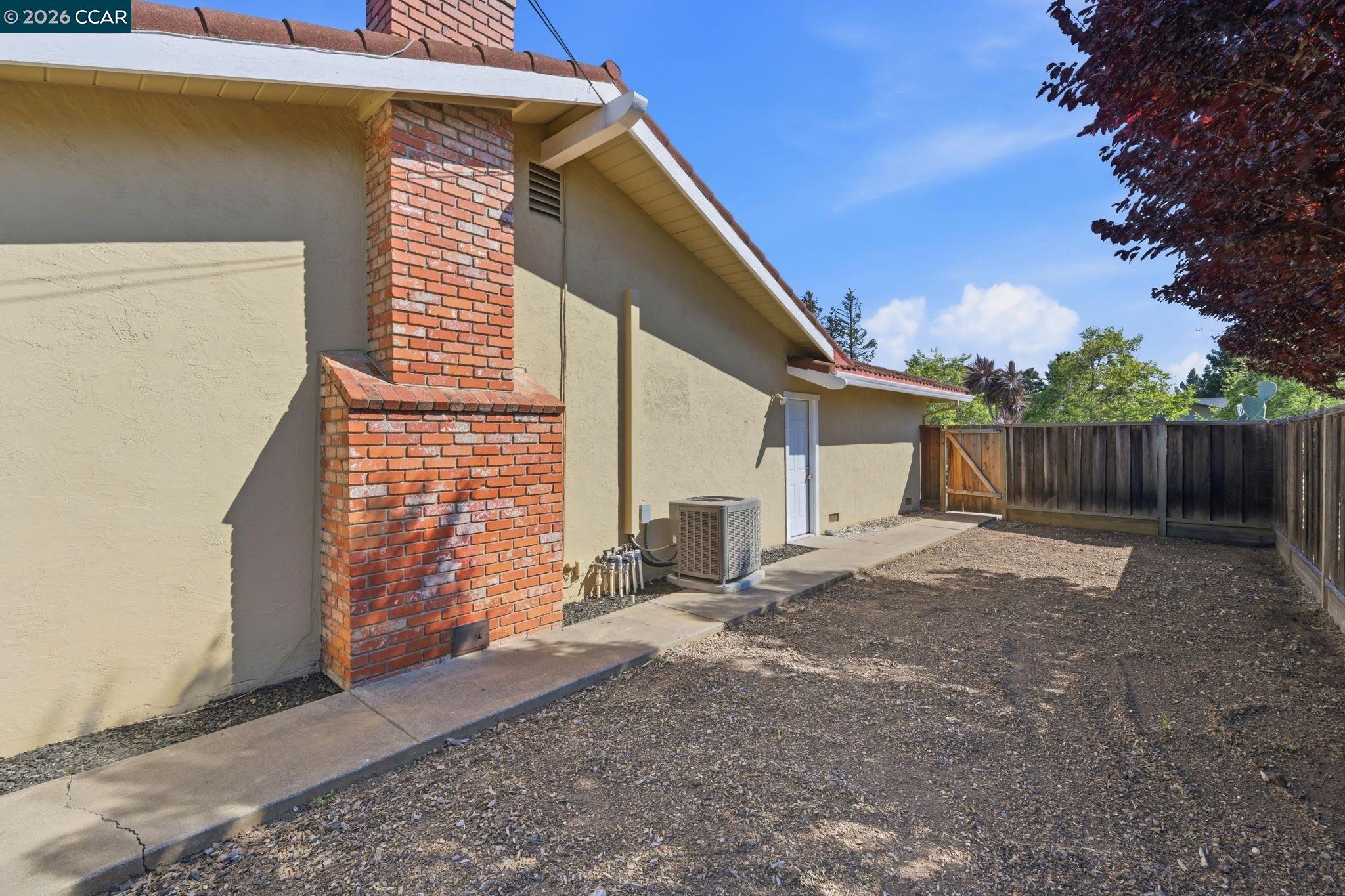 1525 American Beauty Dr