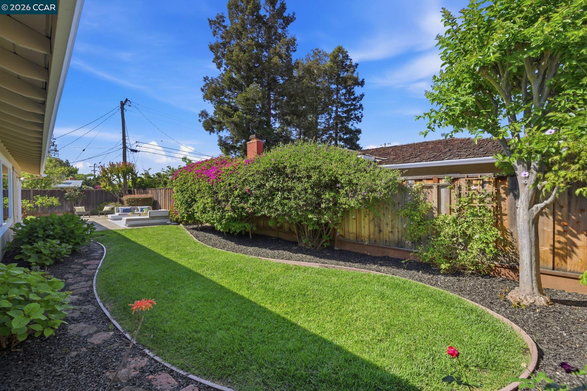 1525 American Beauty Dr