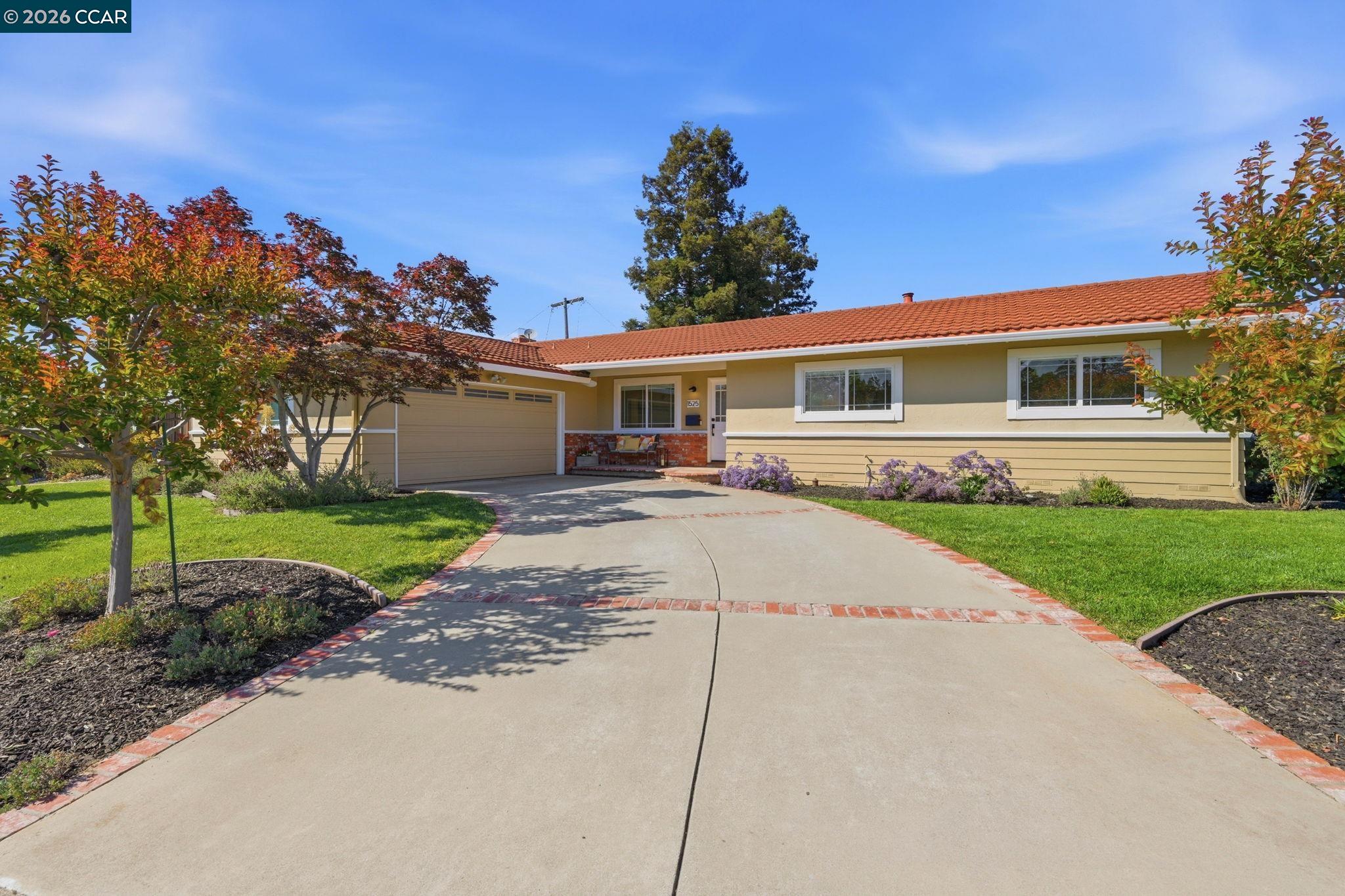 1525 American Beauty Dr