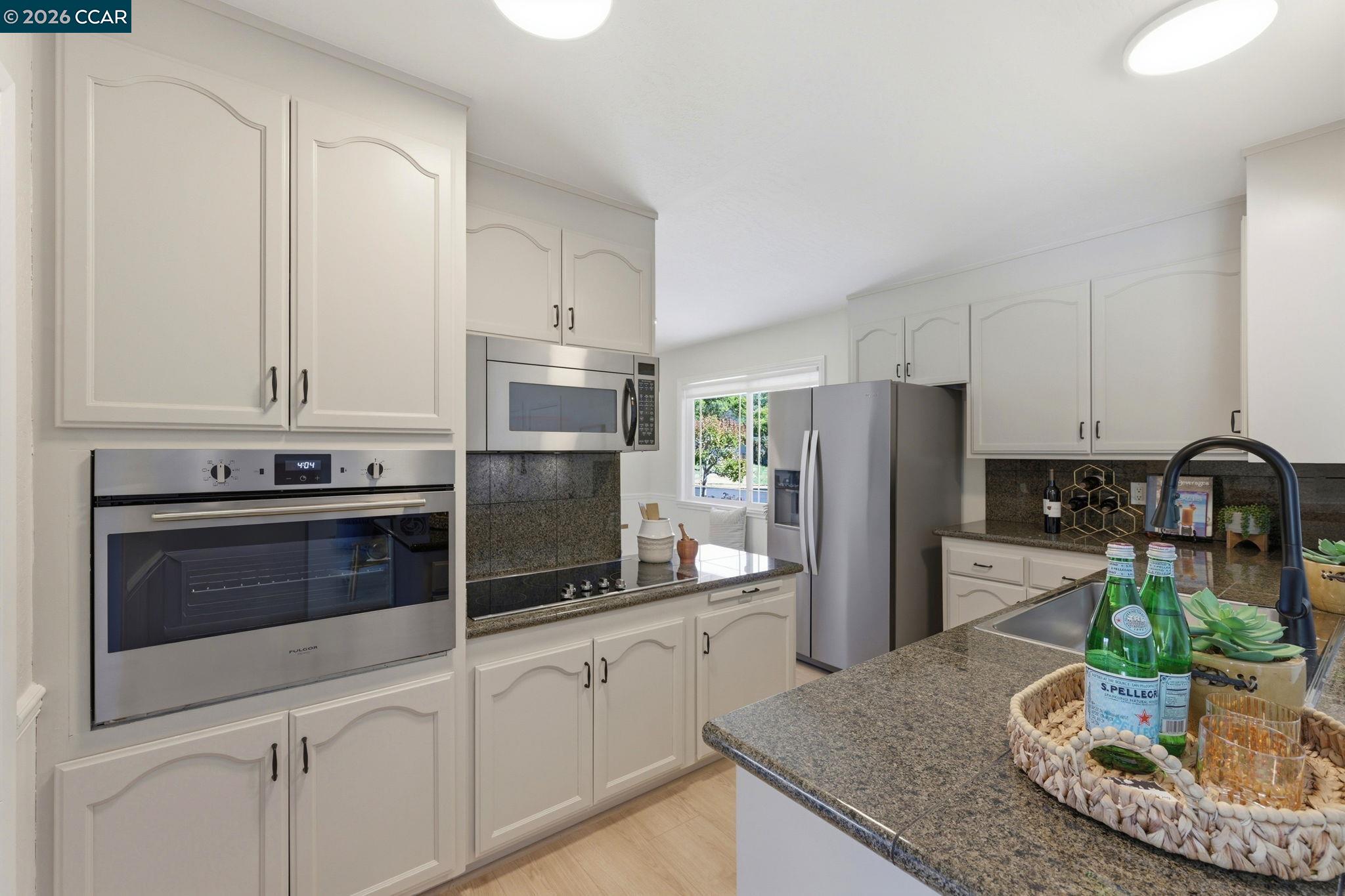 1525 American Beauty Dr