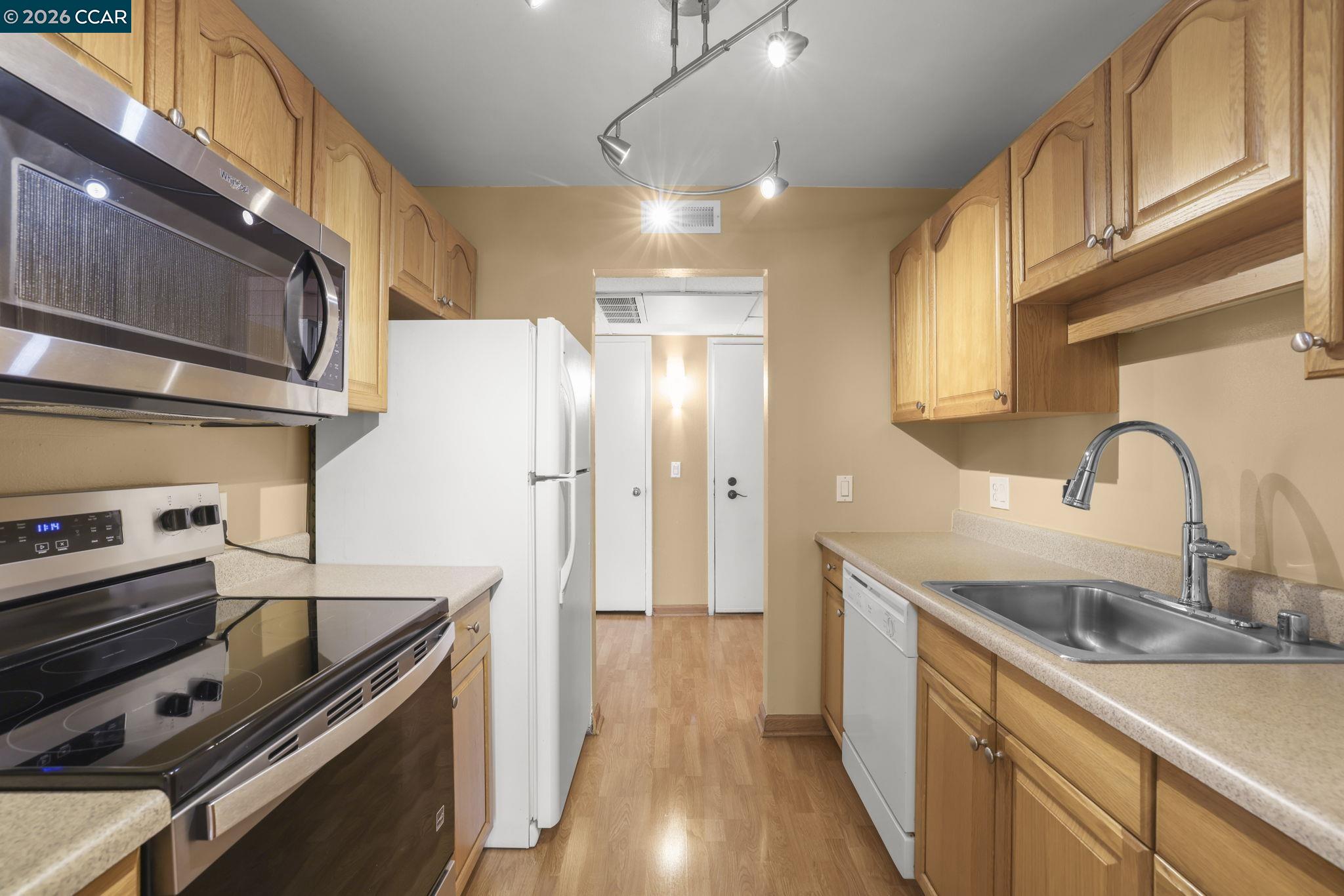 330 N Civic Dr # 203