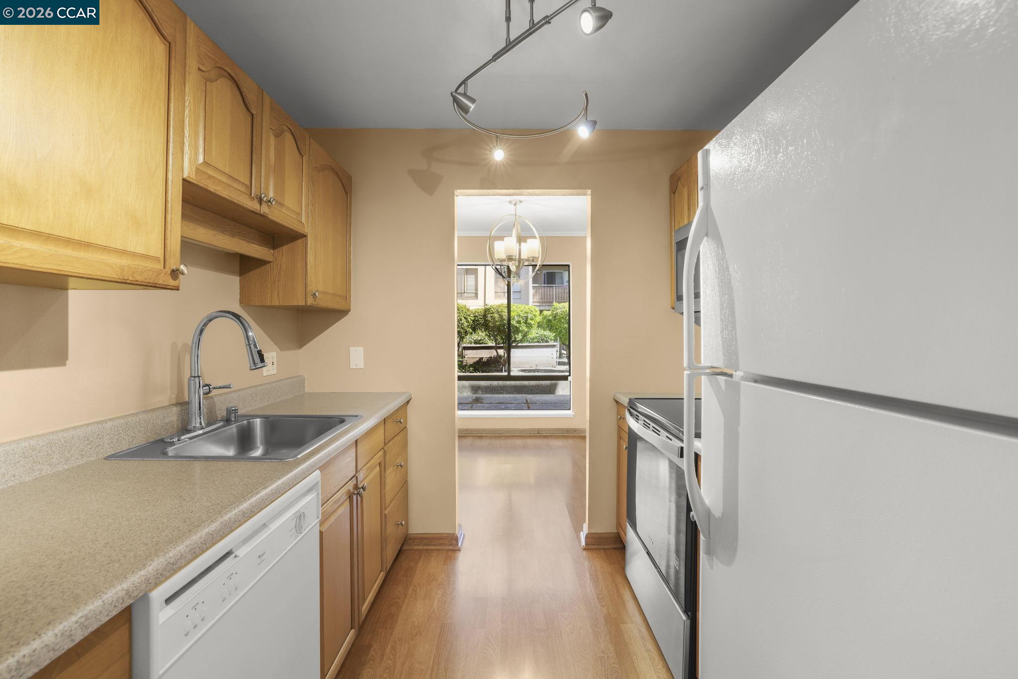 330 N Civic Dr # 203