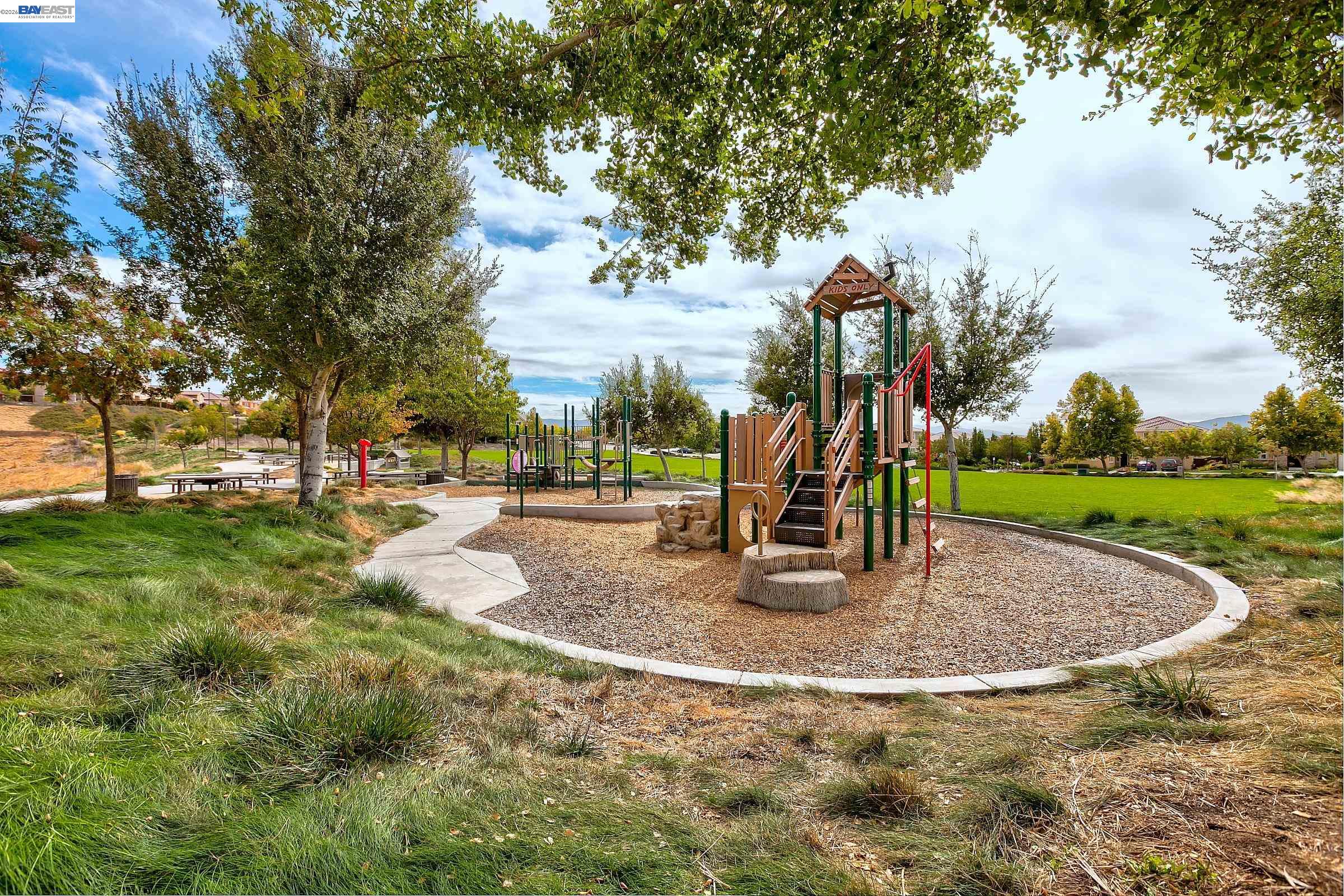 5202 SALERNO DR