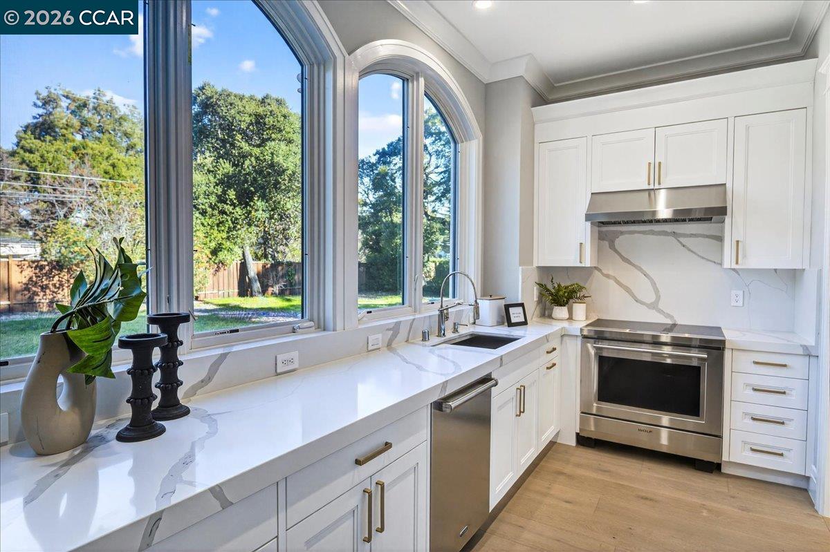 78 Middlefield Rd