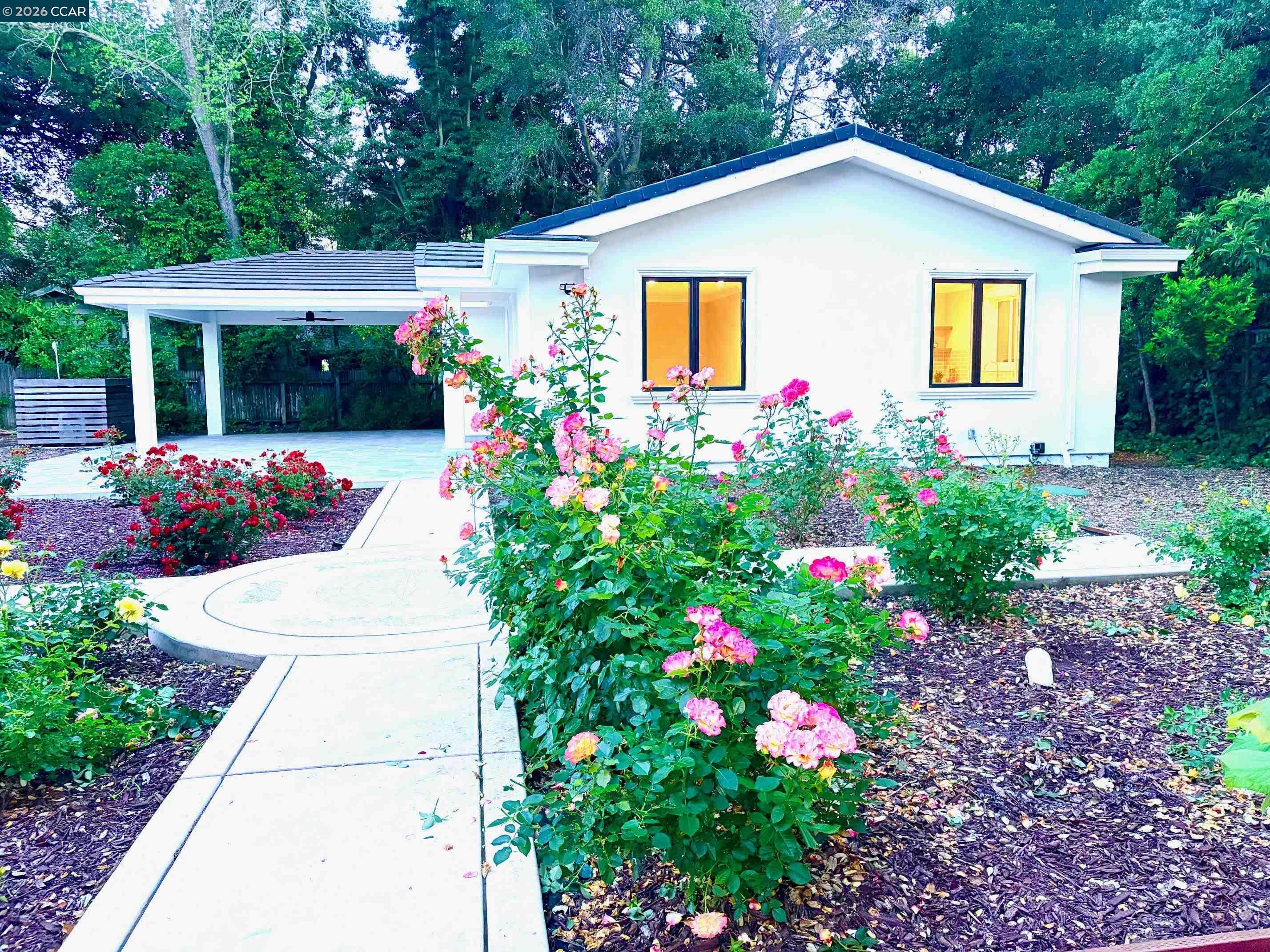 78 Middlefield Rd
