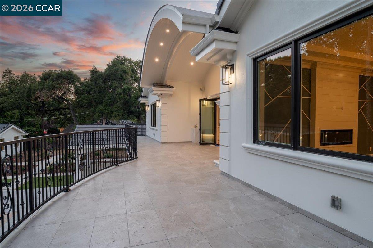 78 Middlefield Rd