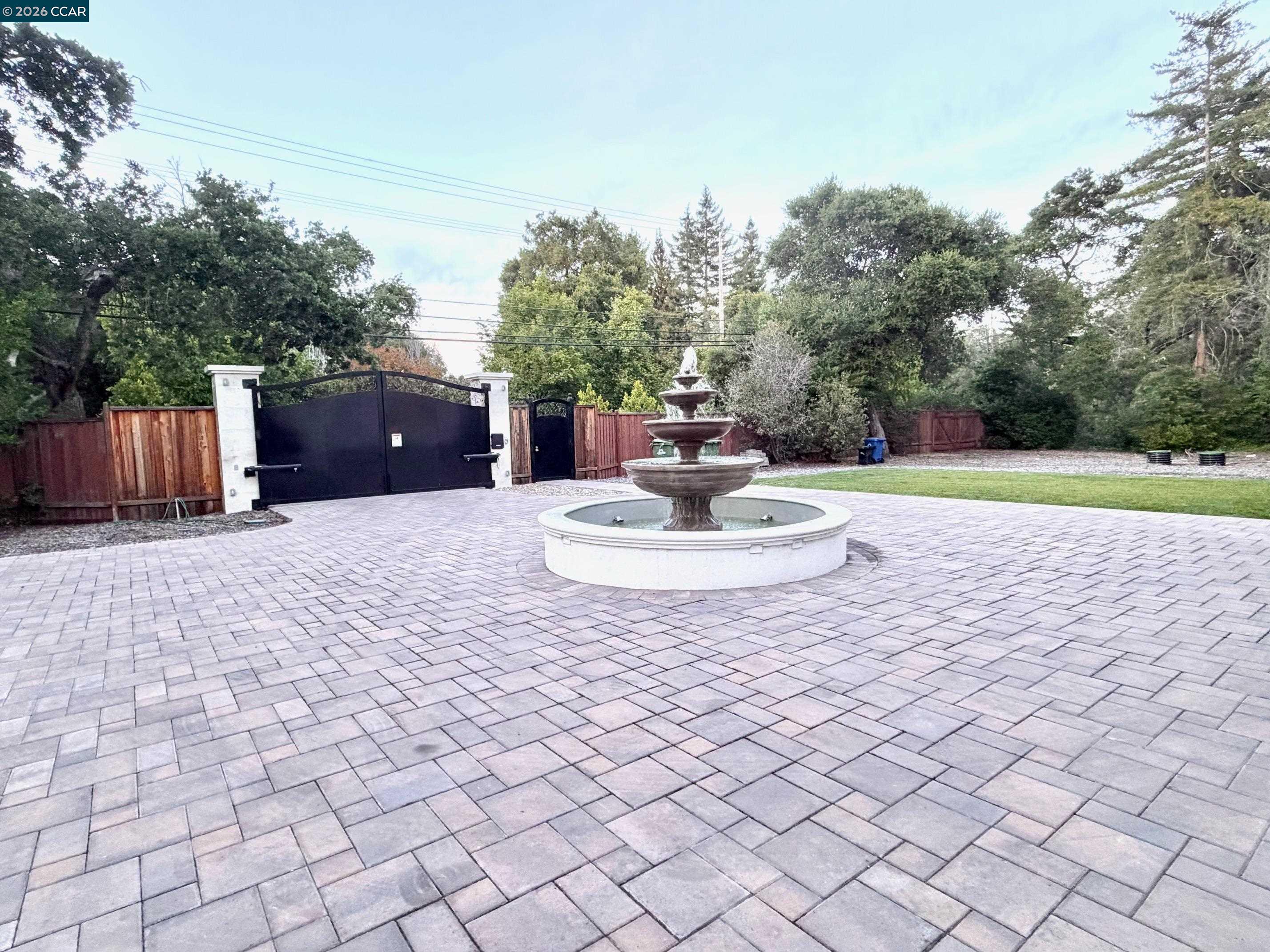 78 Middlefield Rd