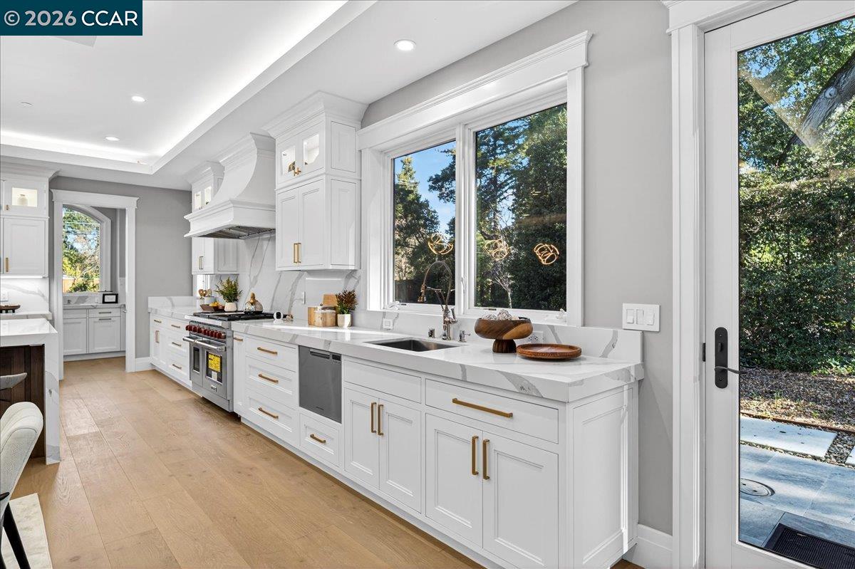 78 Middlefield Rd