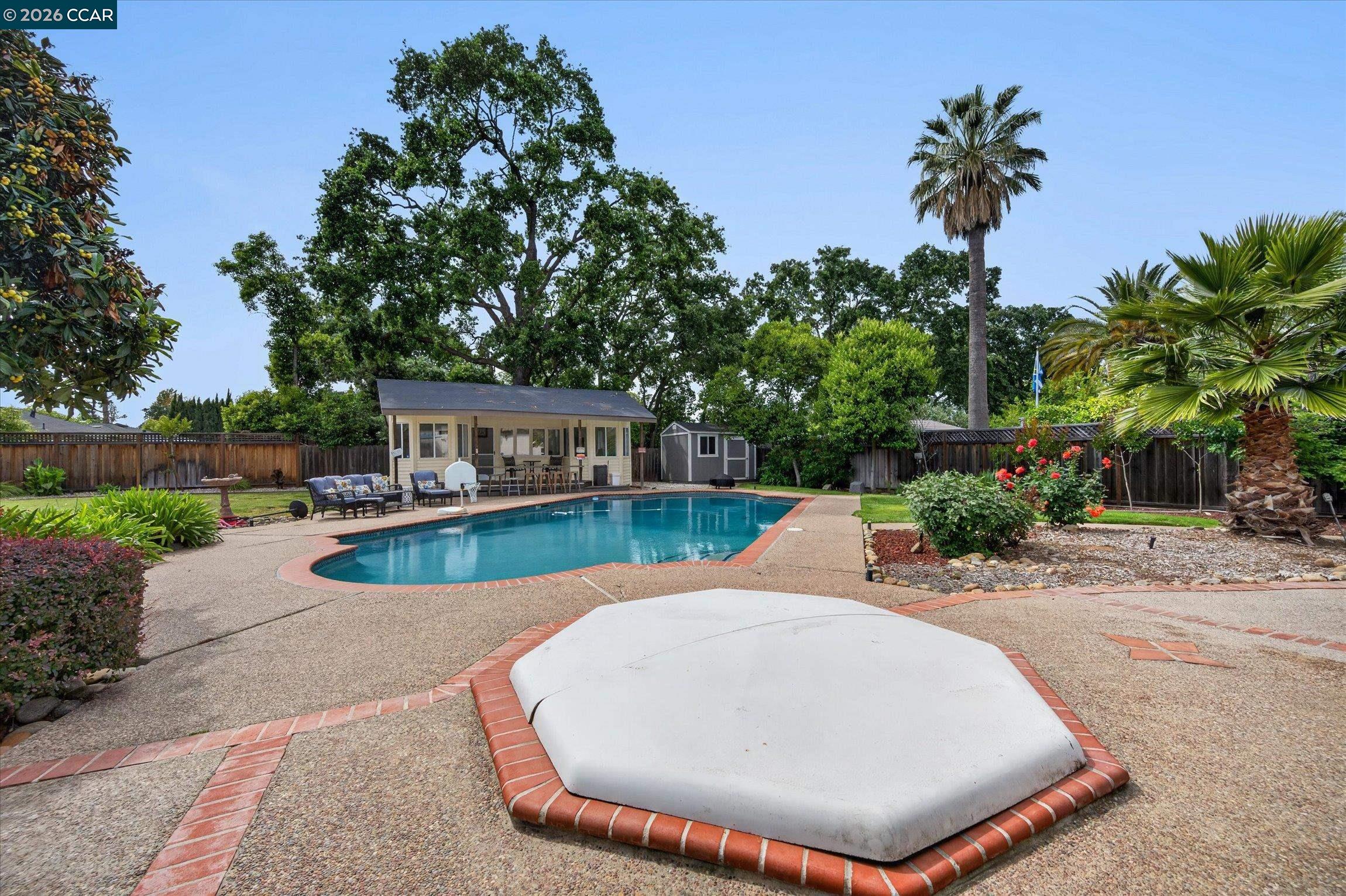 1675 Garnet Ln