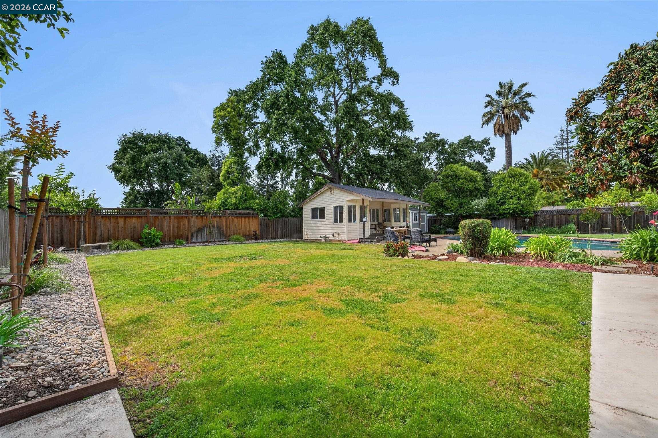 1675 Garnet Ln