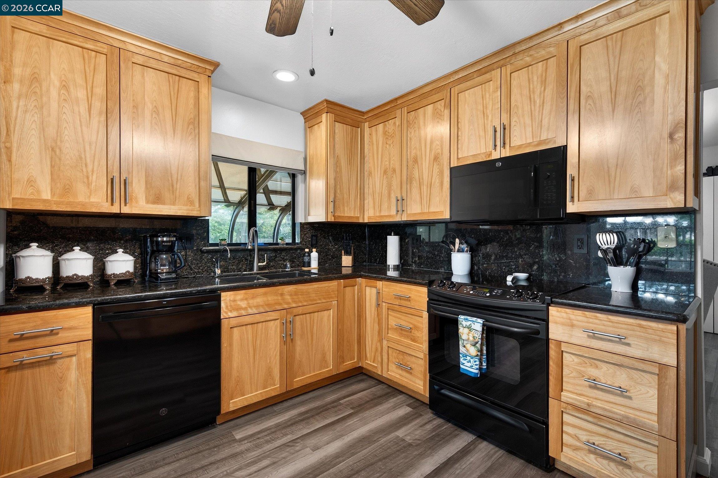1675 Garnet Ln