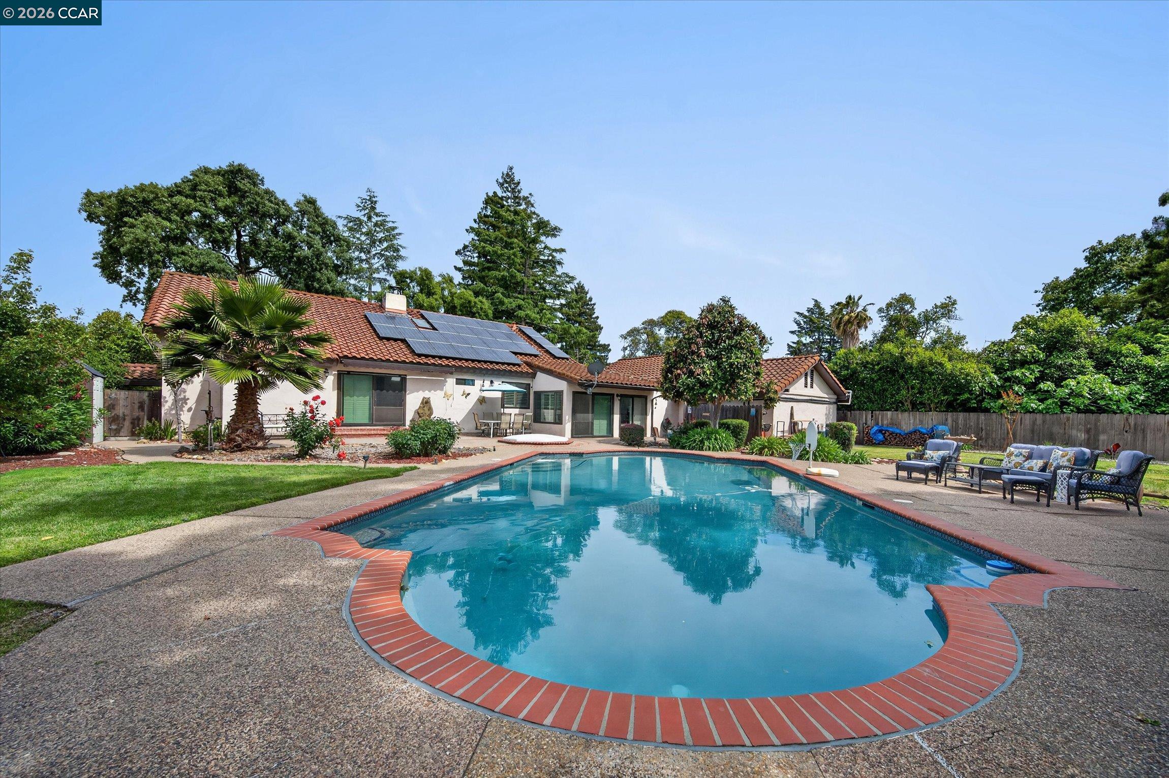 1675 Garnet Ln