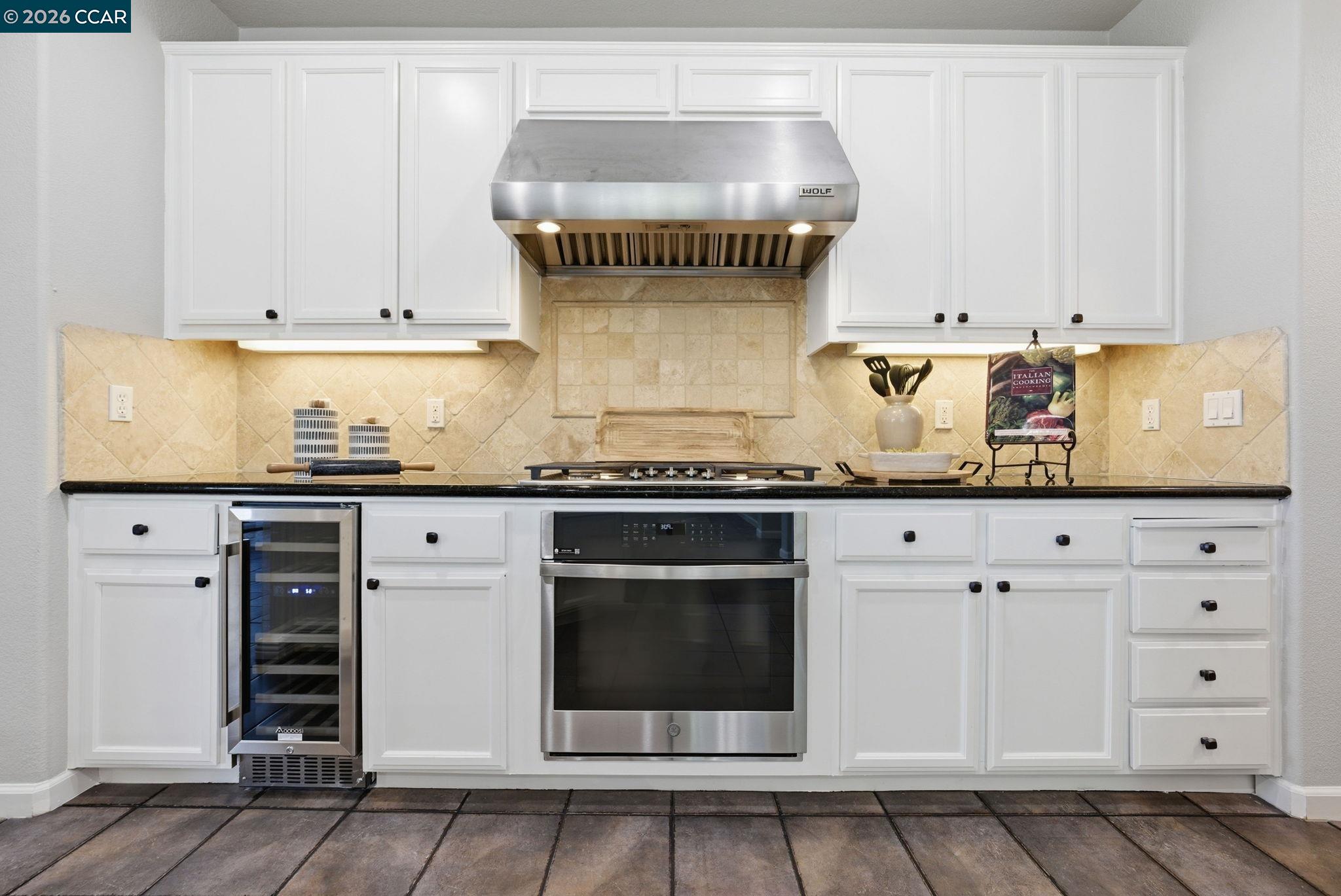1248 Oak Knoll Dr