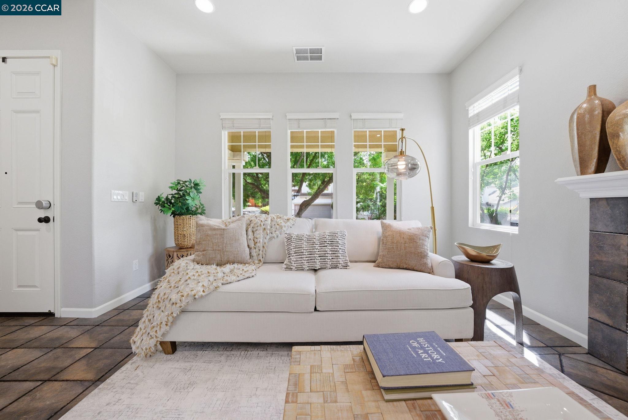 1248 Oak Knoll Dr