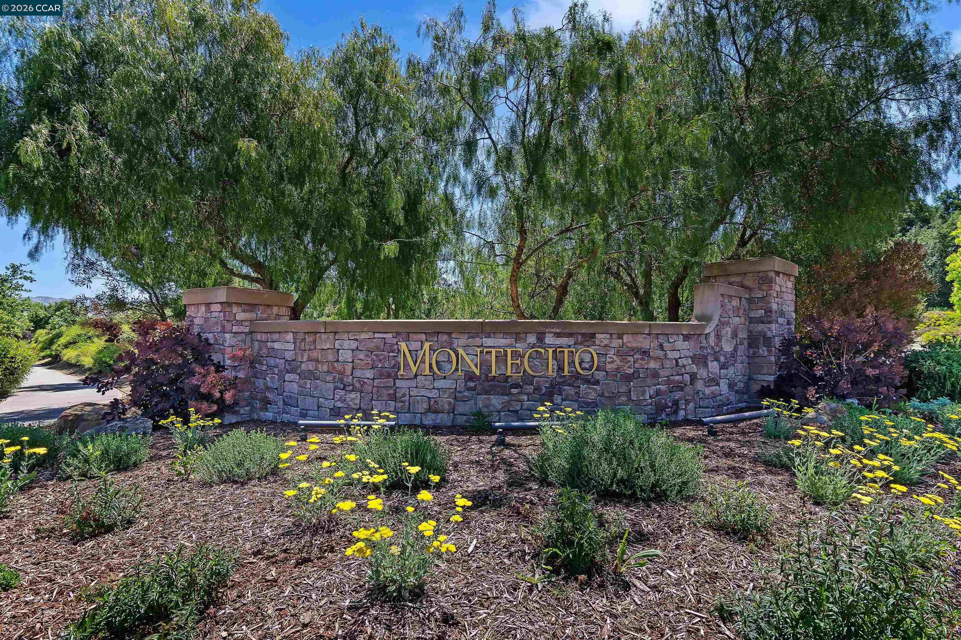 1248 Oak Knoll Dr