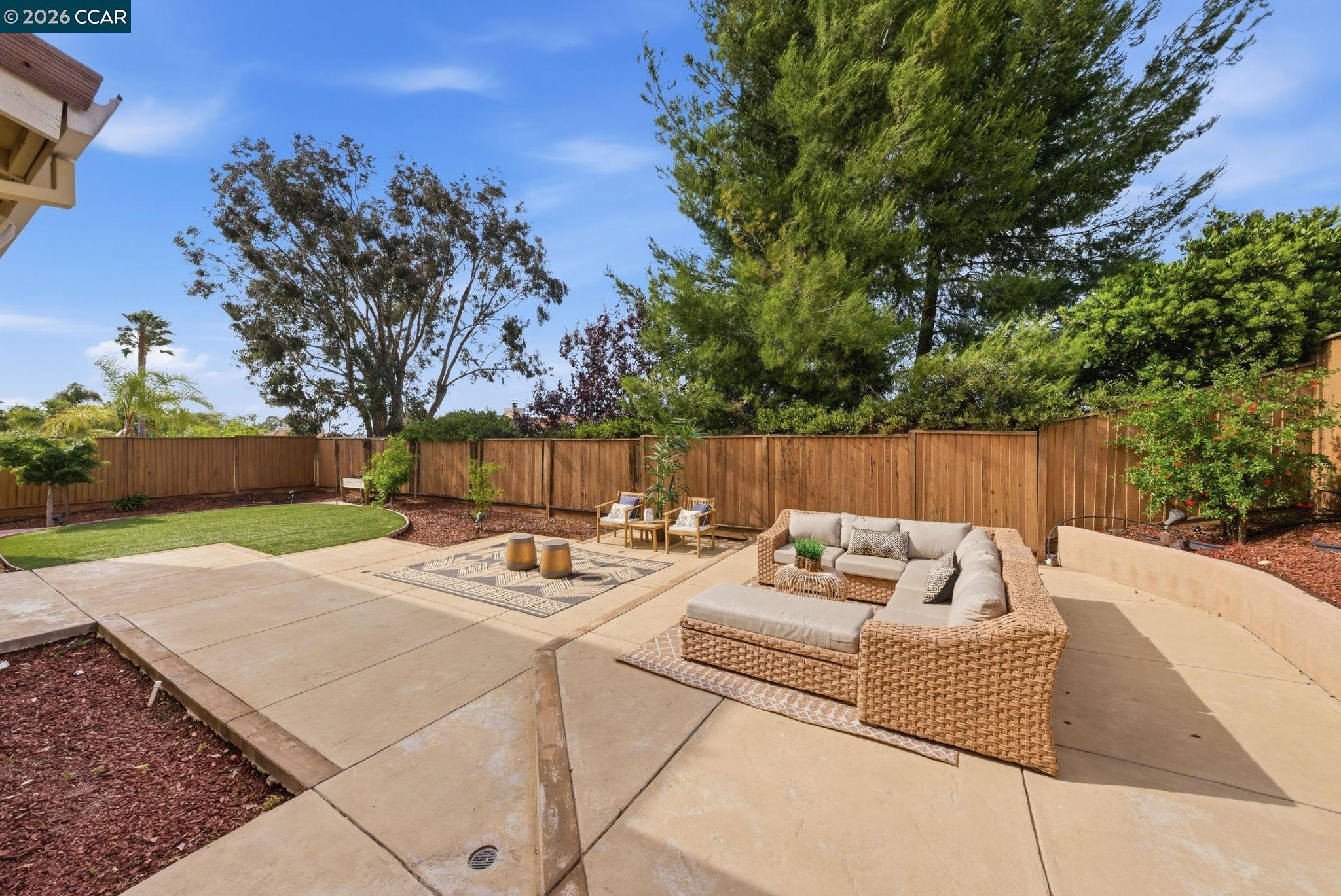 1248 Oak Knoll Dr