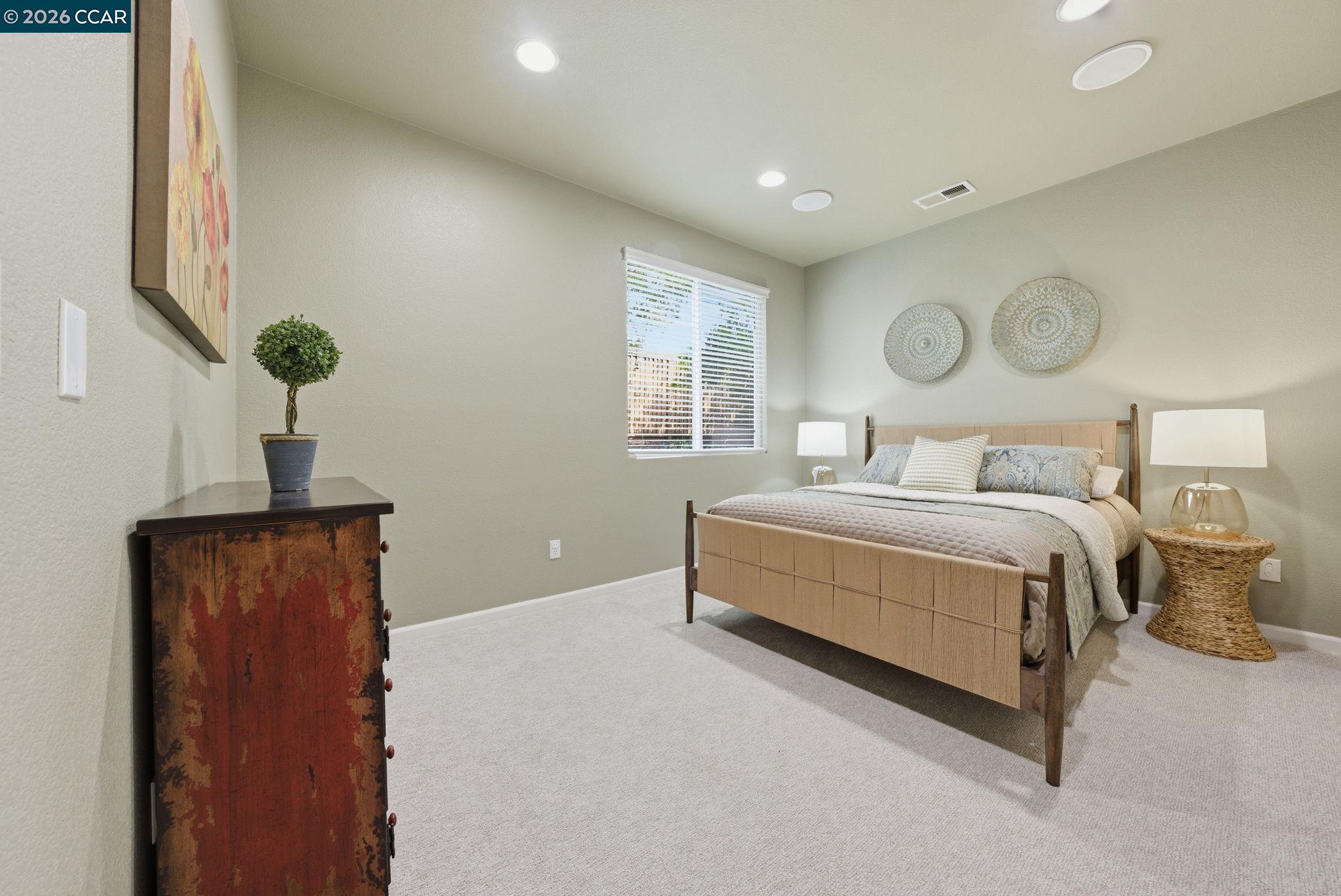 1248 Oak Knoll Dr