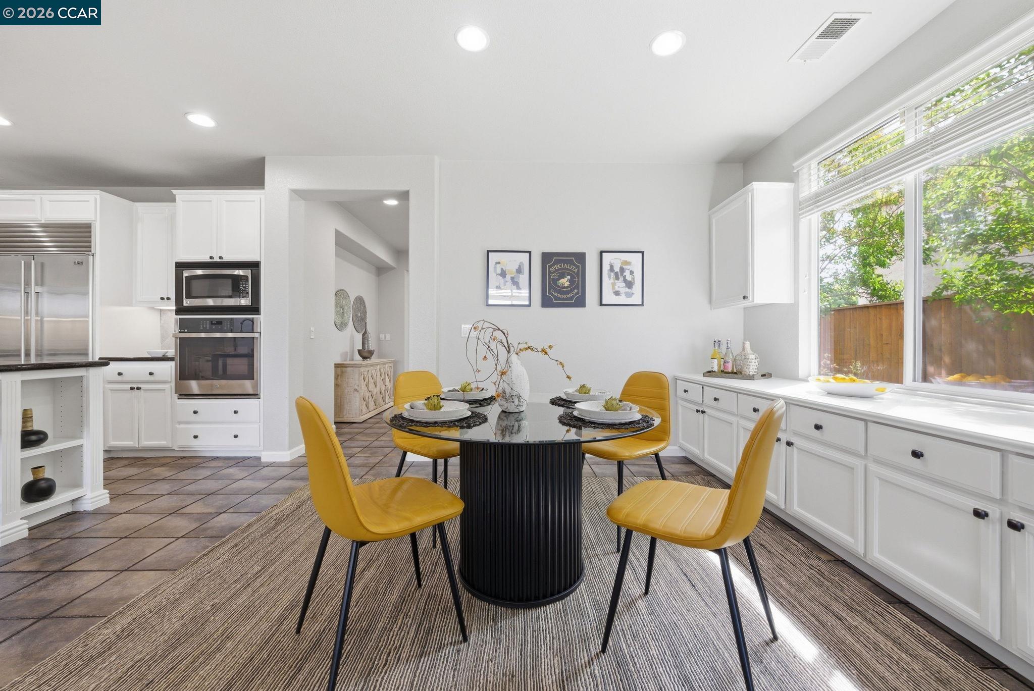 1248 Oak Knoll Dr