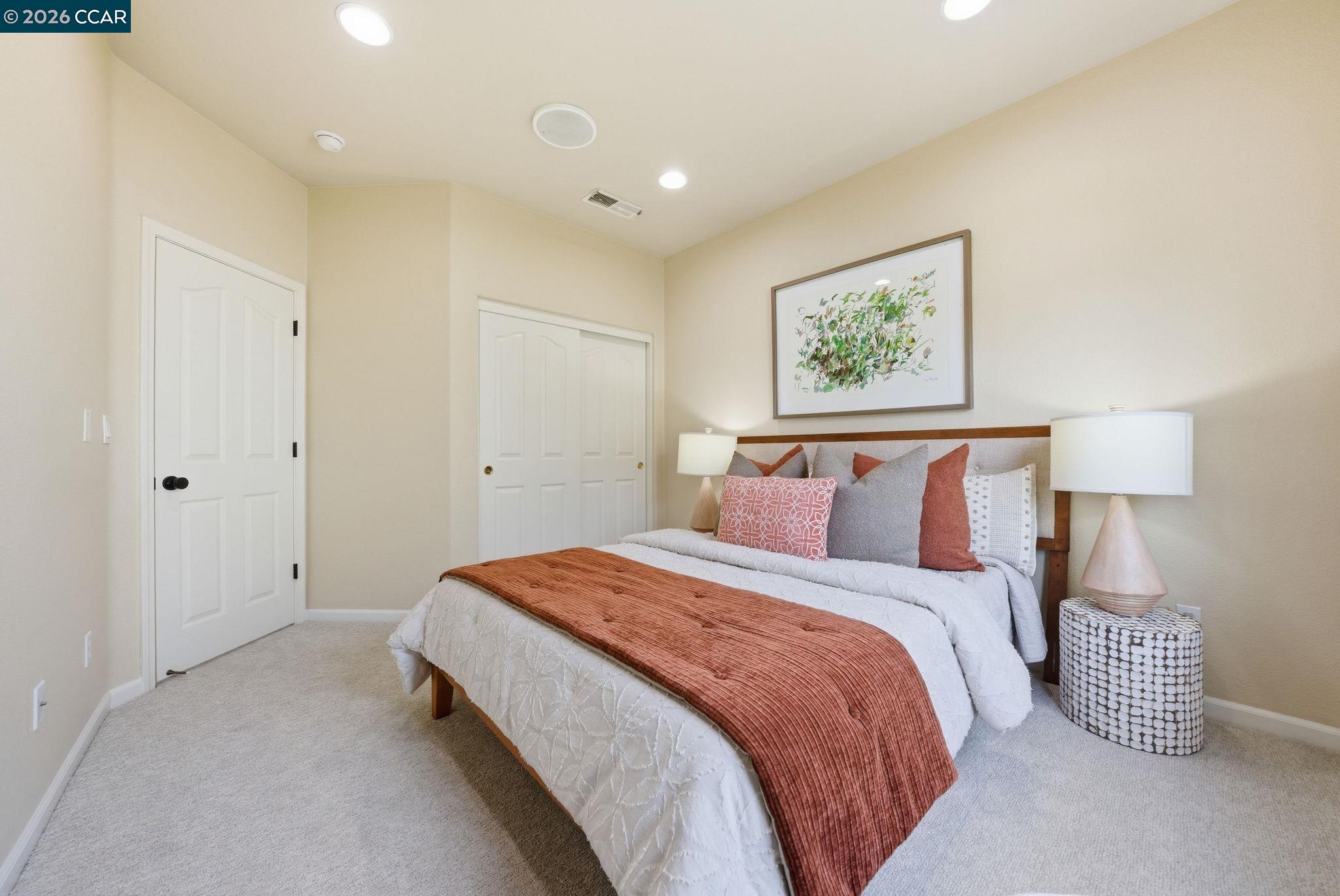 1248 Oak Knoll Dr