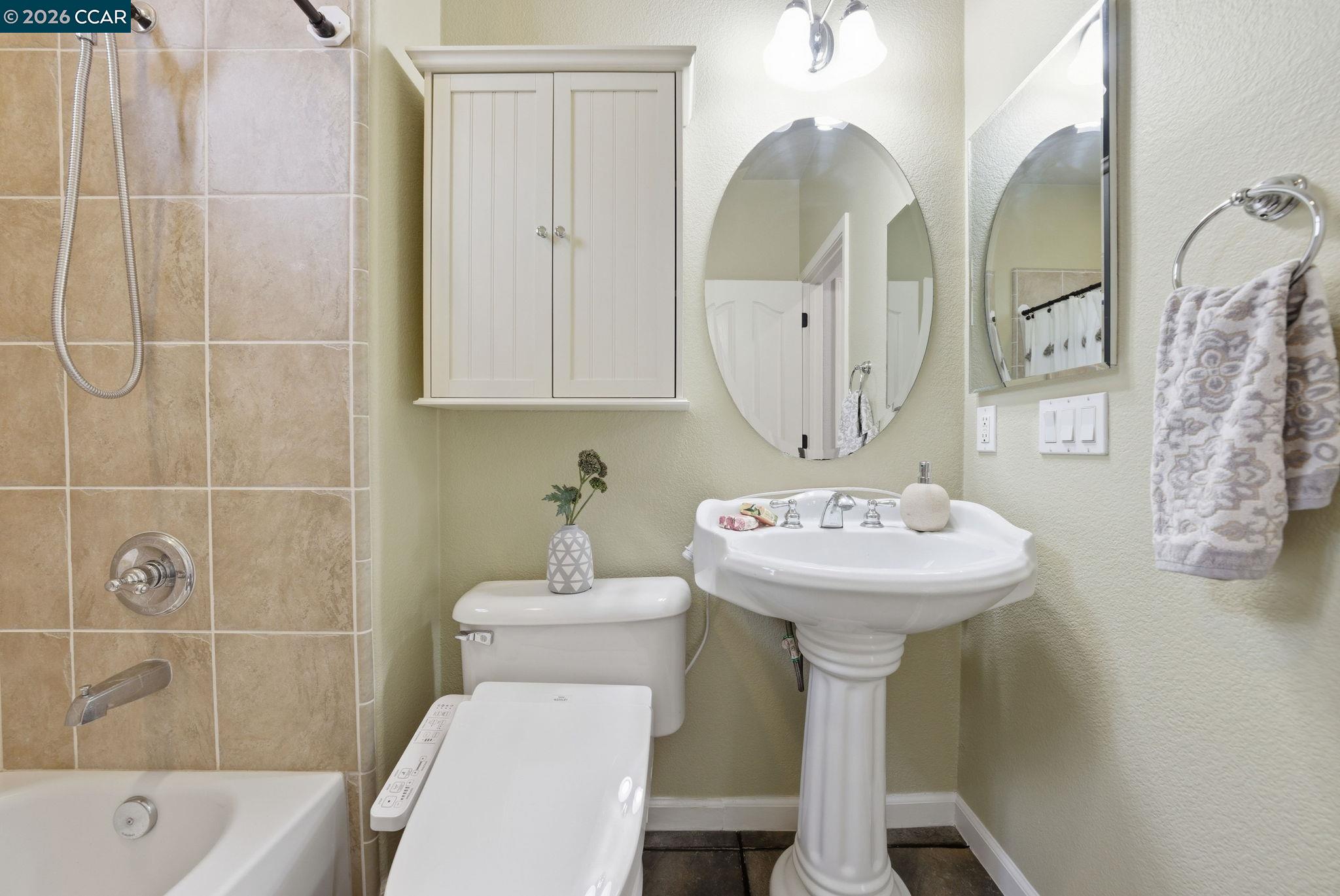 1248 Oak Knoll Dr