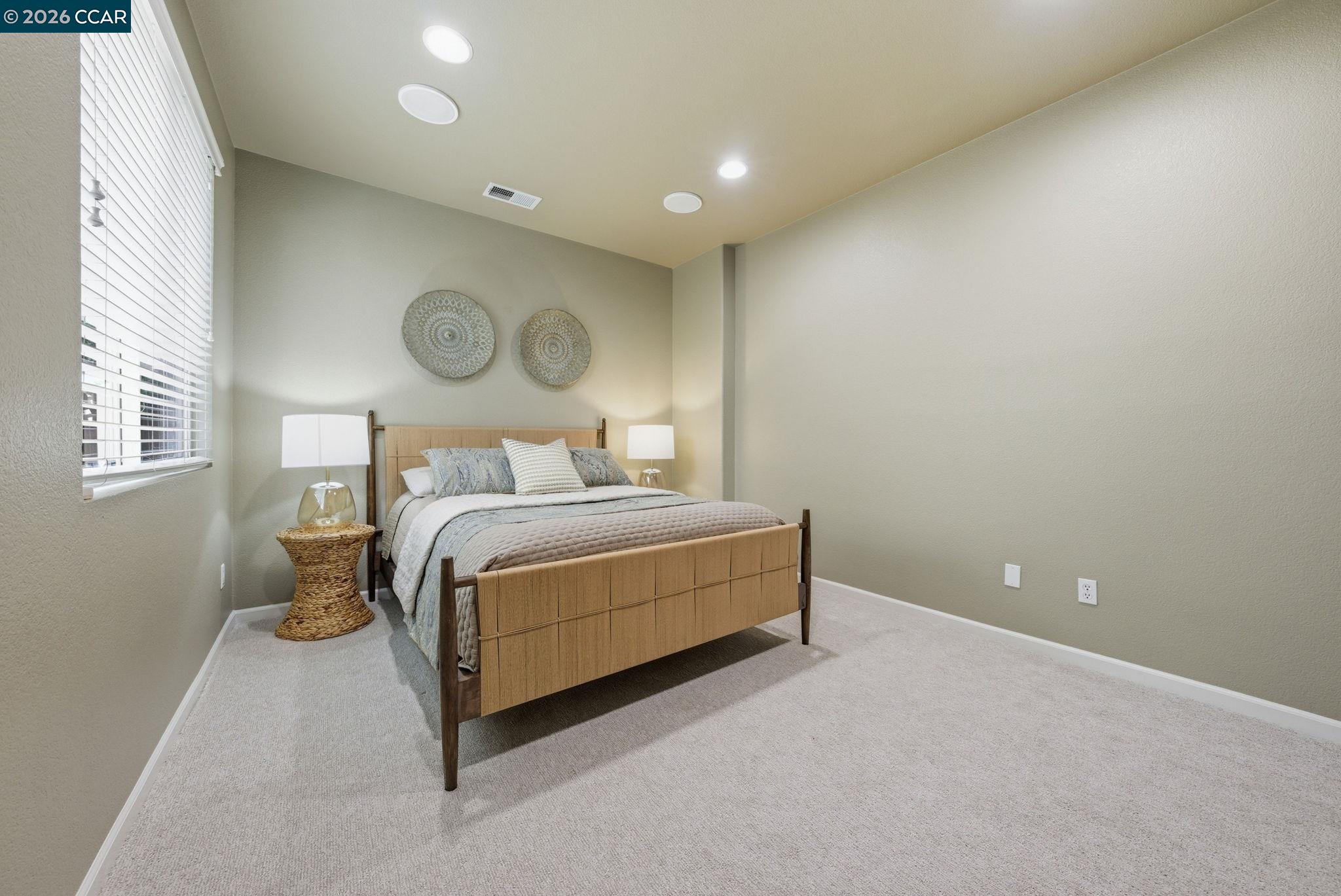 1248 Oak Knoll Dr