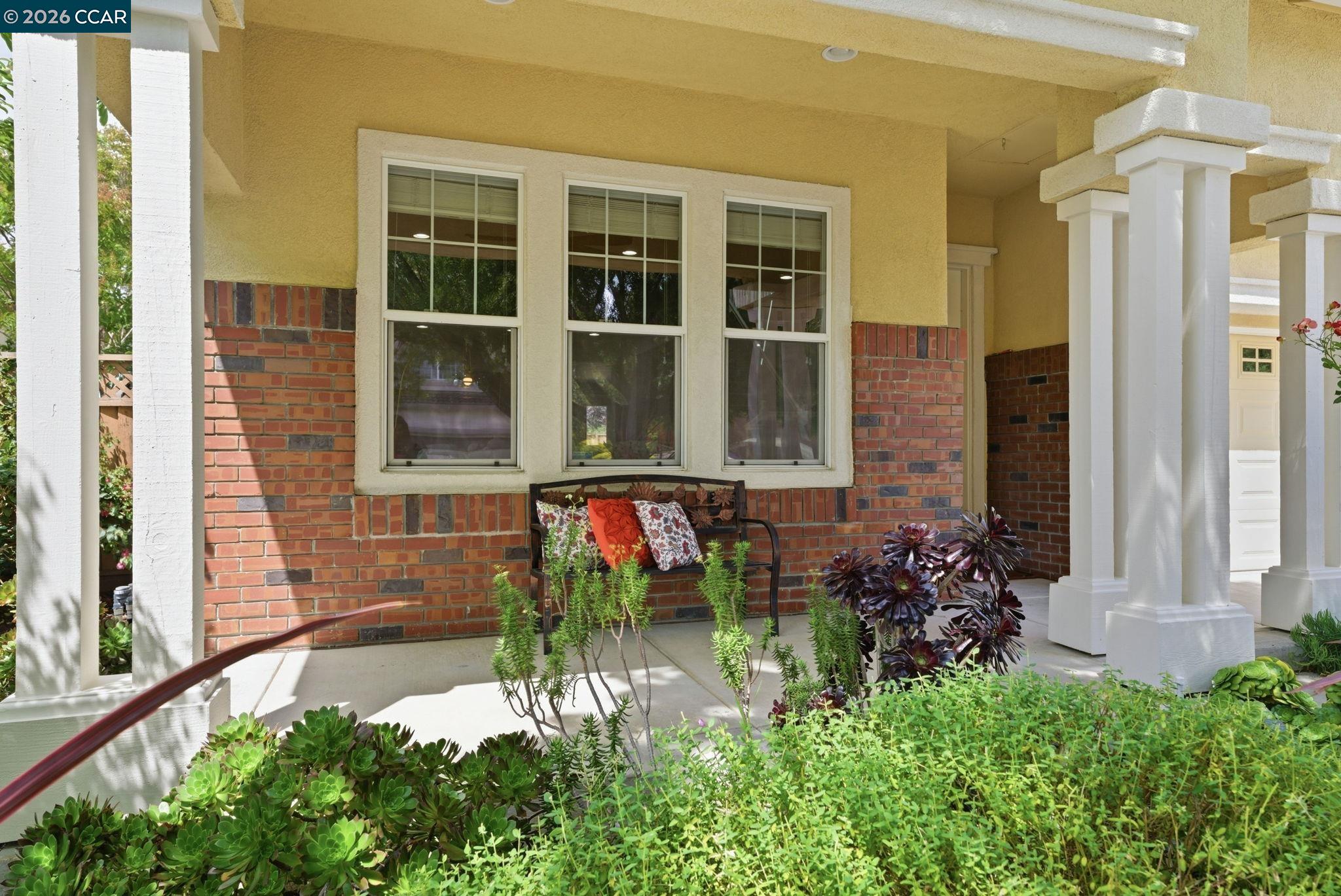 1248 Oak Knoll Dr