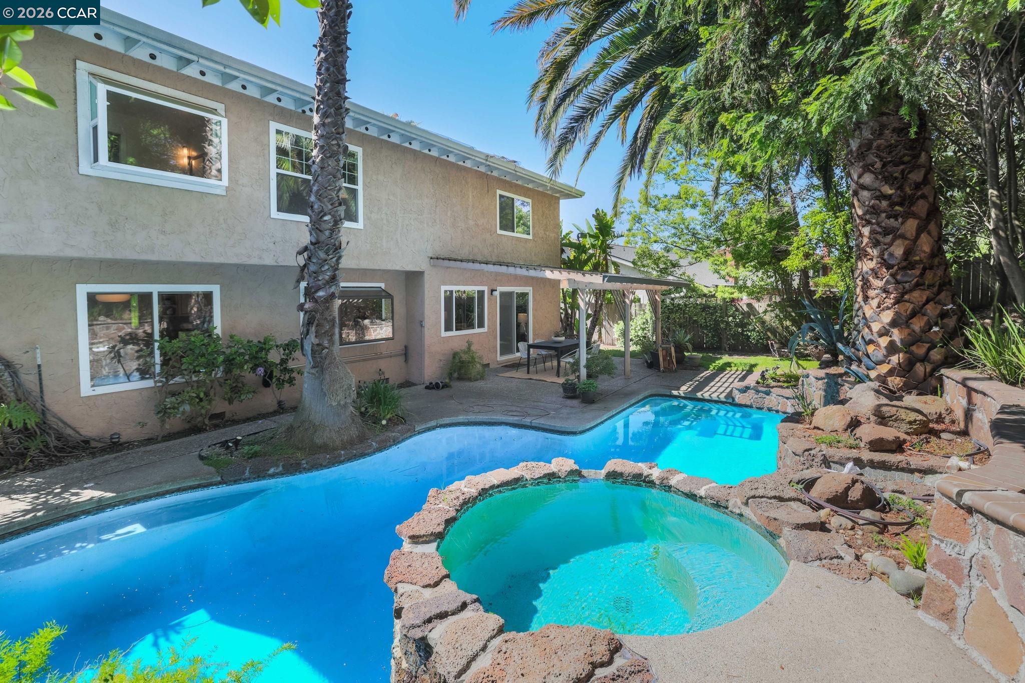 1490 Whiteciff Way