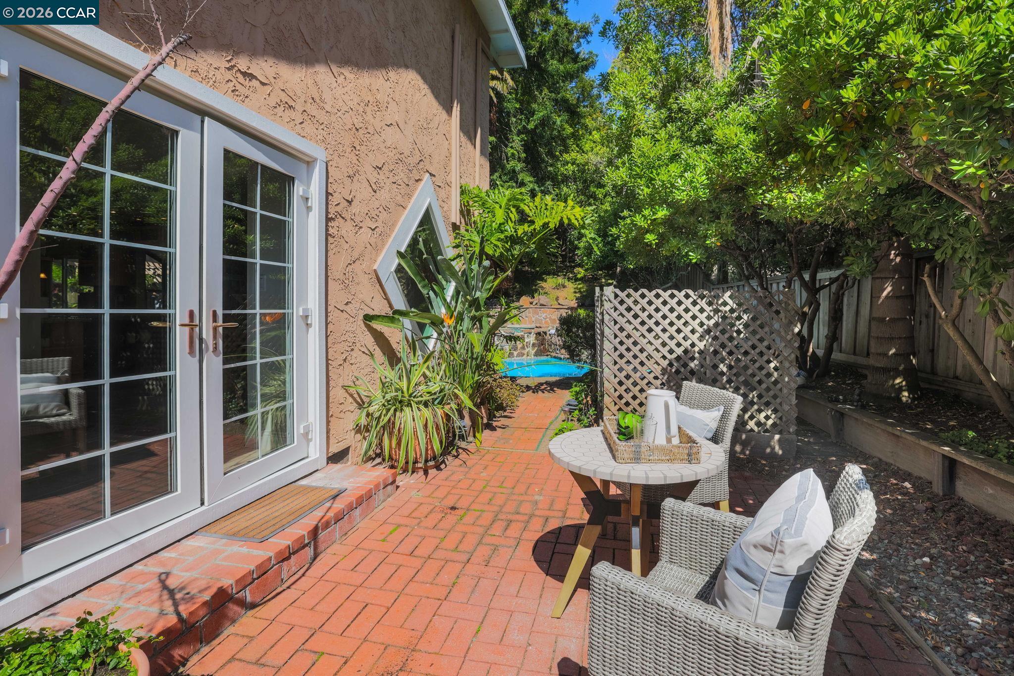 1490 Whiteciff Way
