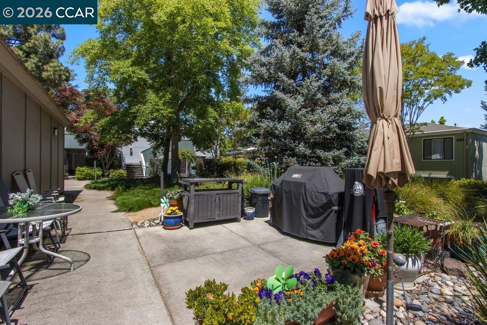 1232 Fairlawn Court # 4