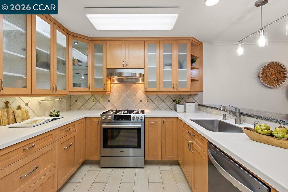 1232 Fairlawn Court # 4